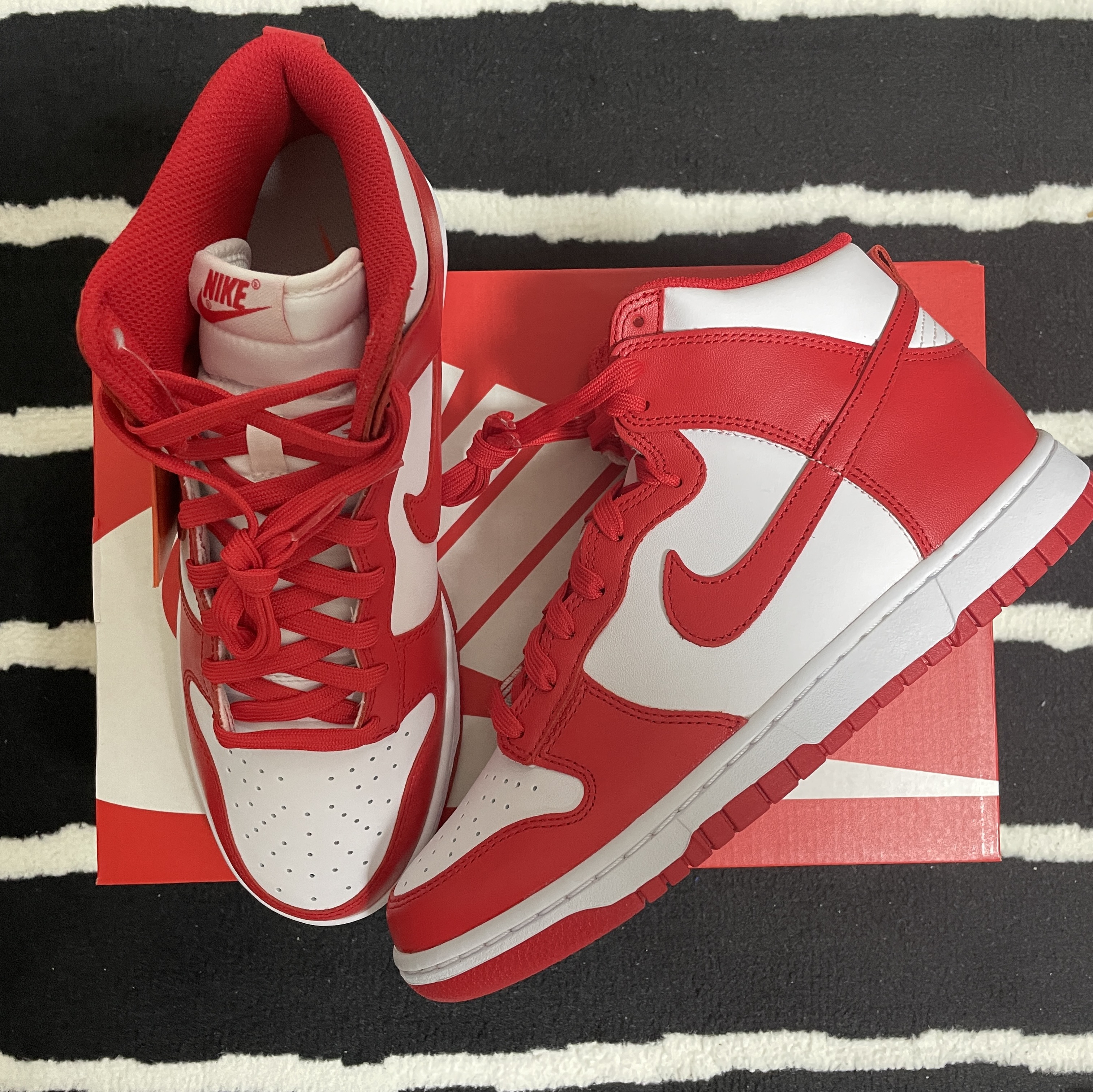Nike Dunk High Retro Championship White and Red 착용 스타일