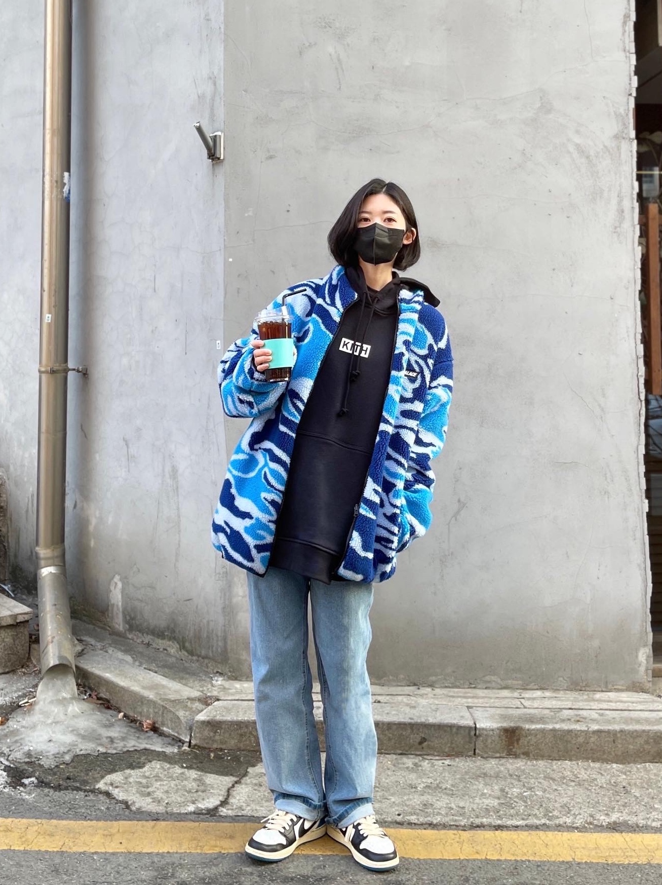 Palace Mirage Reversible Fleece Jacket Blue - 21FW, Jordan 1 x Travis Scott x Fragment Retro Low OG SP Military Blue 착용 스타일