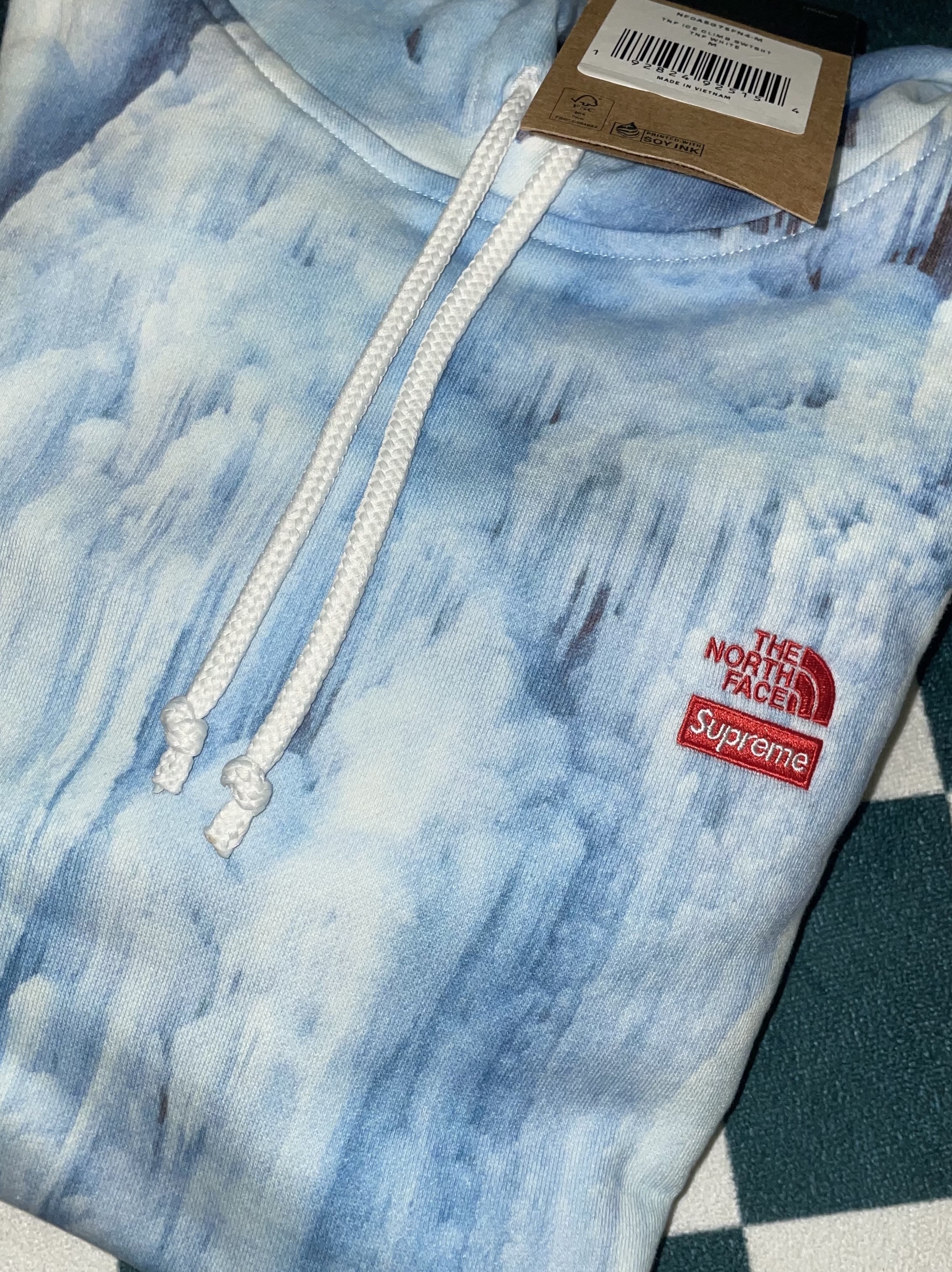 Supreme x The North Face Ice Climb Hooded Sweatshirt Multi-Color - 21SS 착용 스타일