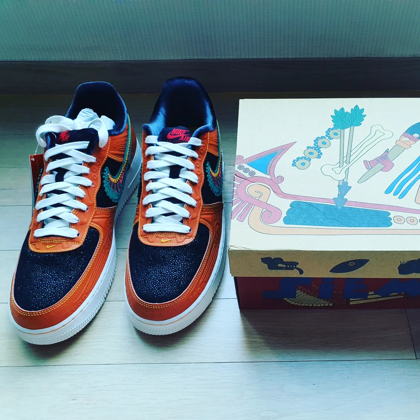 Nike Air Force 1 '07 LX Siempre Familia 착용 스타일 - 2
