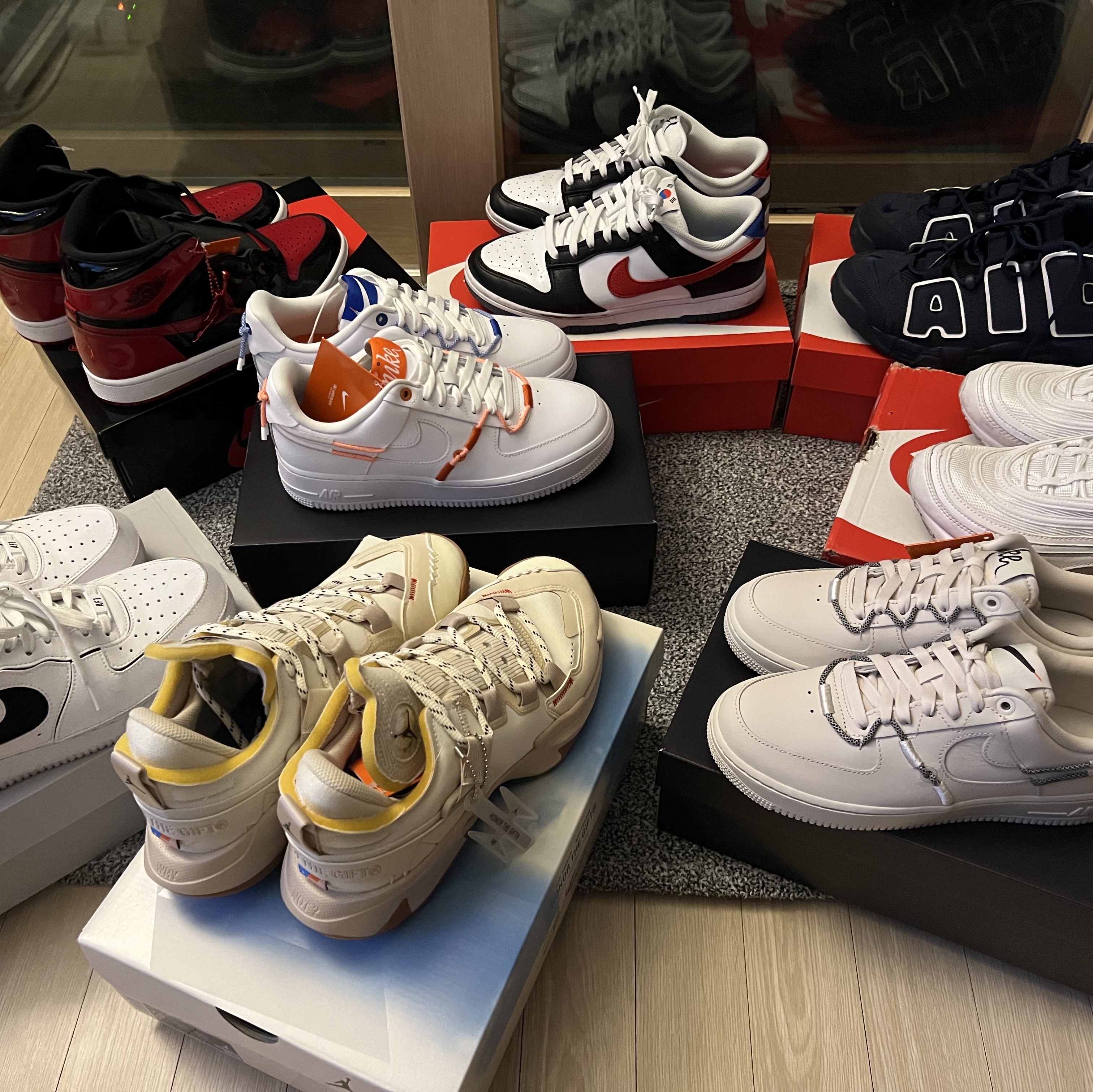 Jordan x Russell Westbrook Honor the Gift Why Not ZER0.5 PF Sail, (W) Nike Air Force 1 '07 LX Light Orewood Brown 착용 스타일