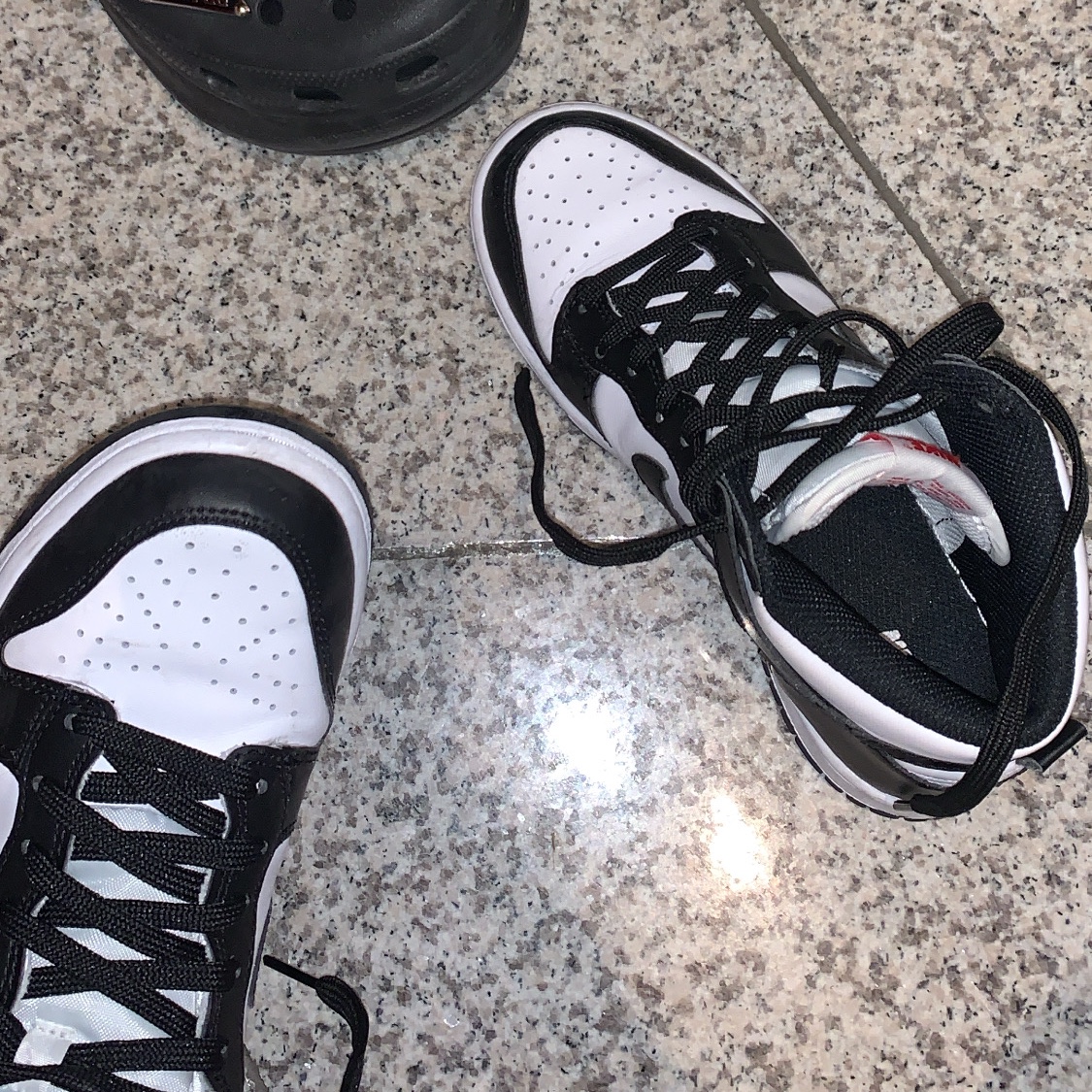 (W) Nike Dunk High Black and White 착용 스타일 - 3