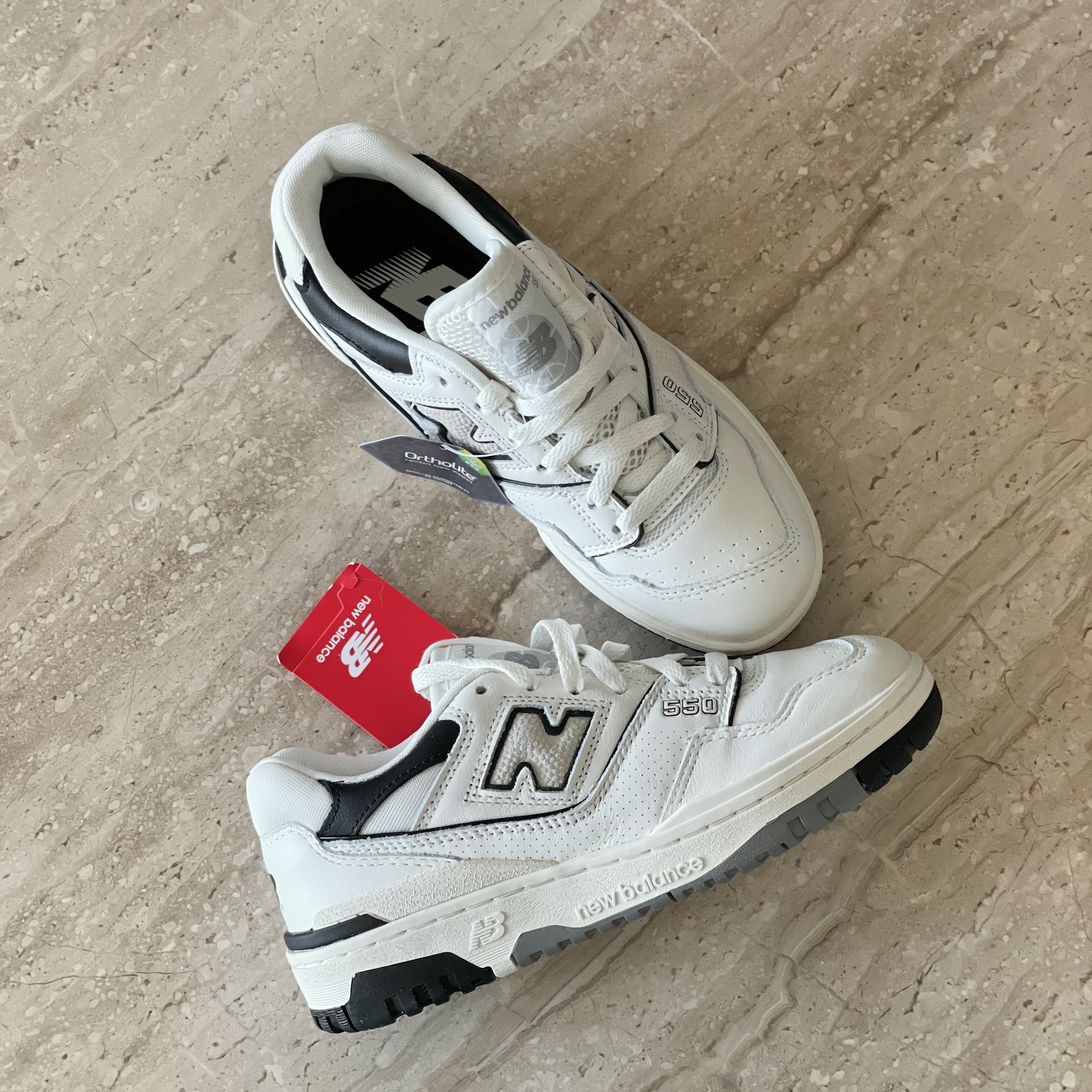 New Balance 550 White Grey - 2E Wide 착용 스타일