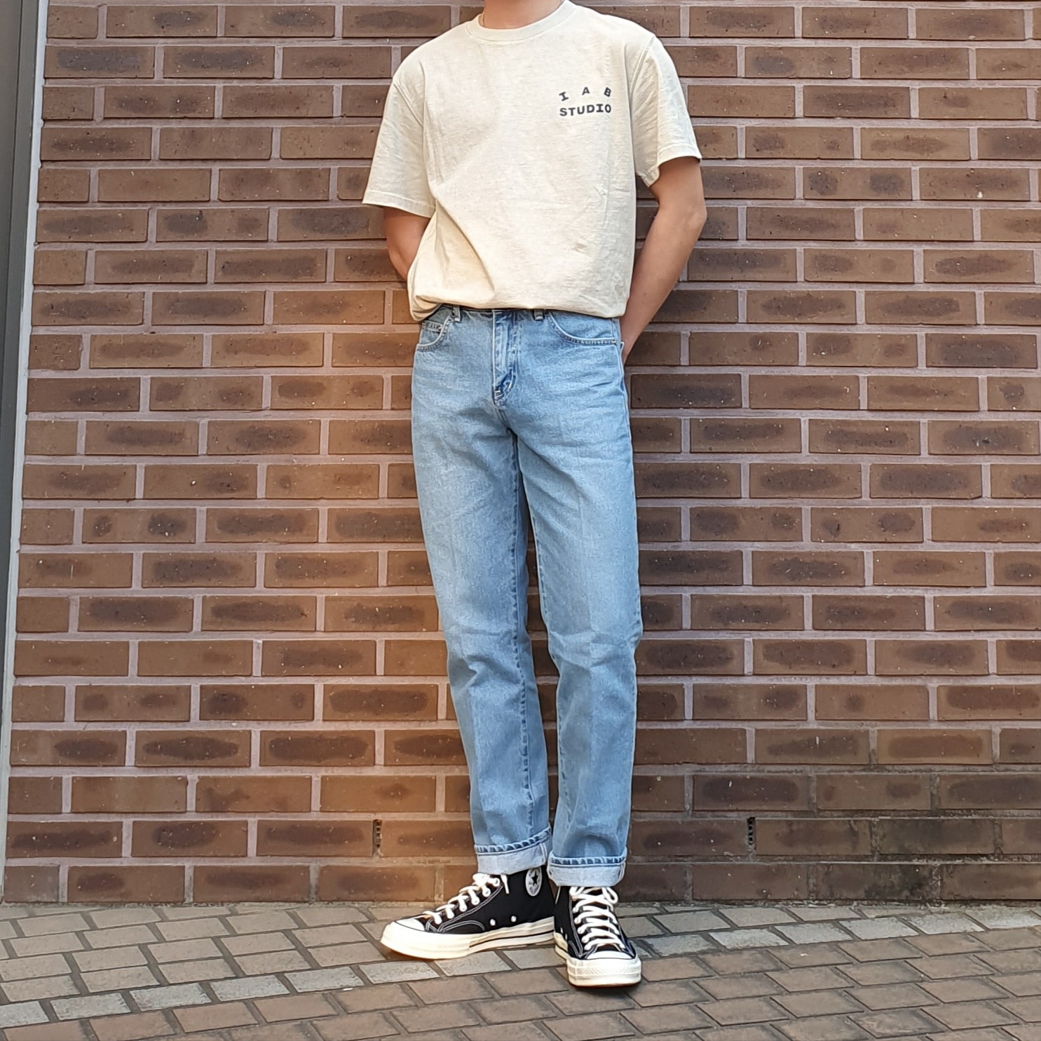 IAB Studio Pigment T-Shirt Oatmeal 착용 스타일