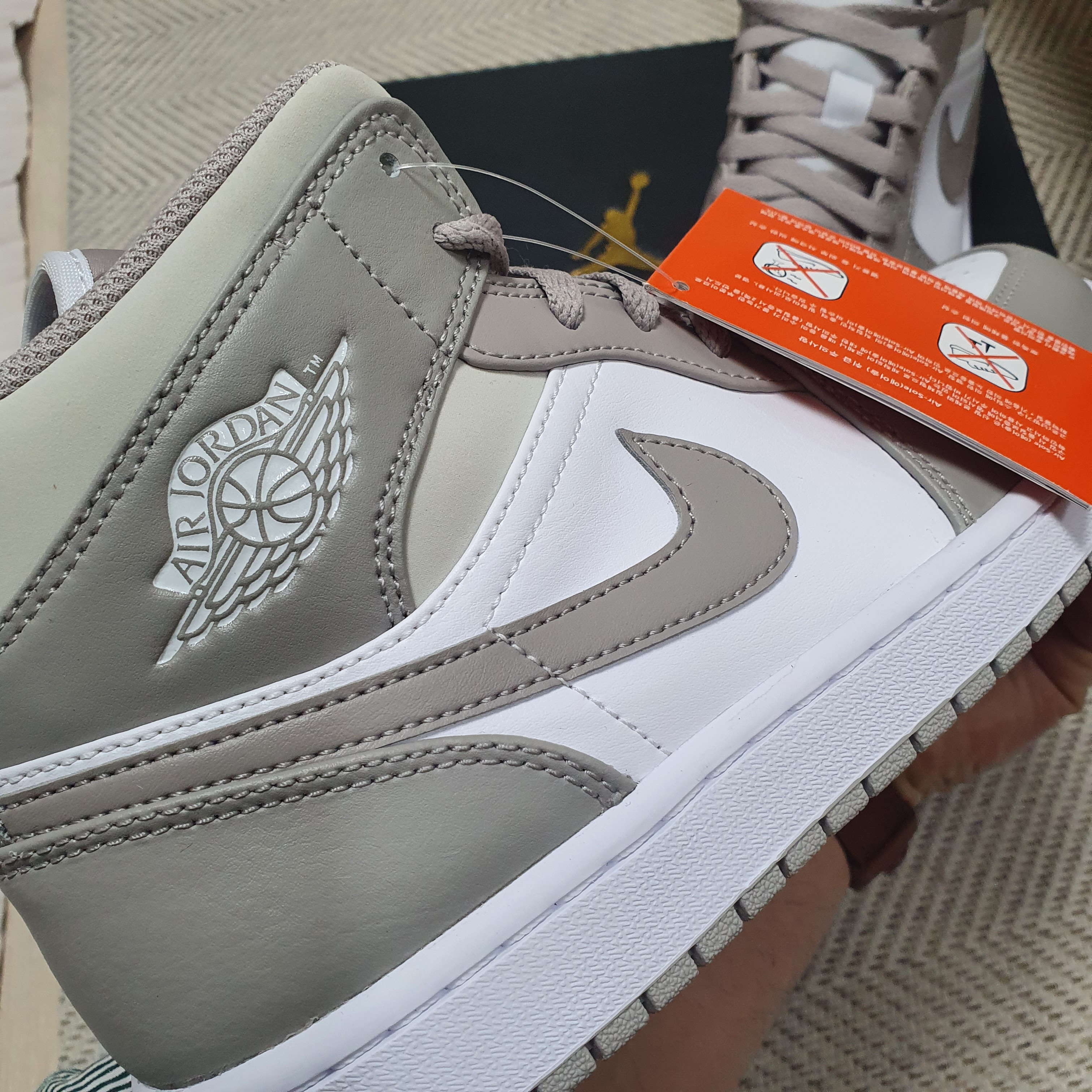 Jordan 1 Mid College Grey 착용 스타일 - 5