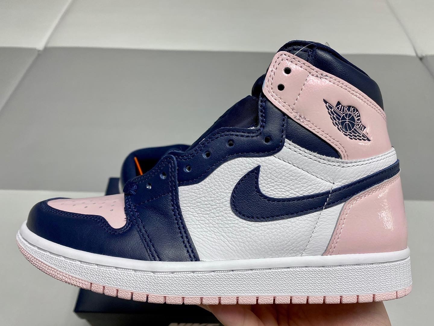 (W) Jordan 1 Retro High OG Atmosphere 착용 스타일 - 2
