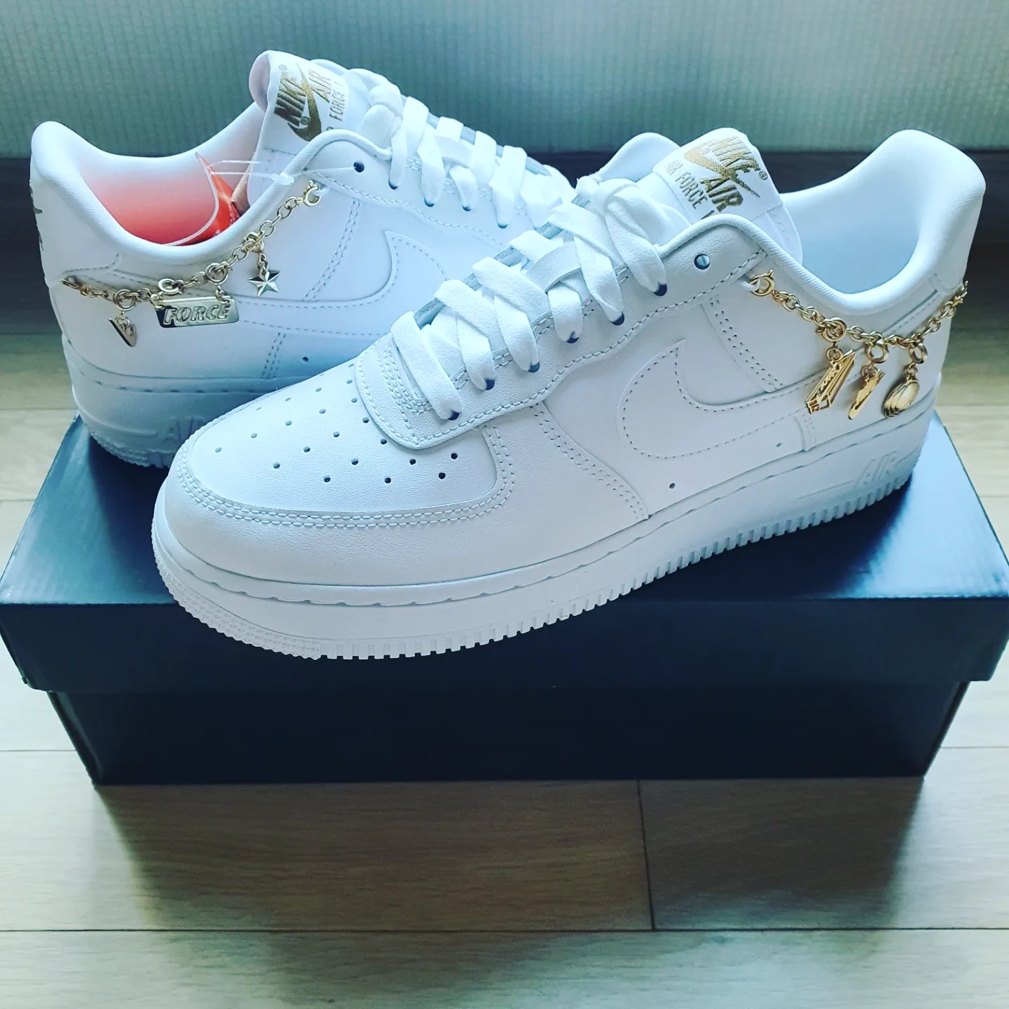 (W) Nike Air Force 1 '07 LX White Pendant 착용 스타일 - 2