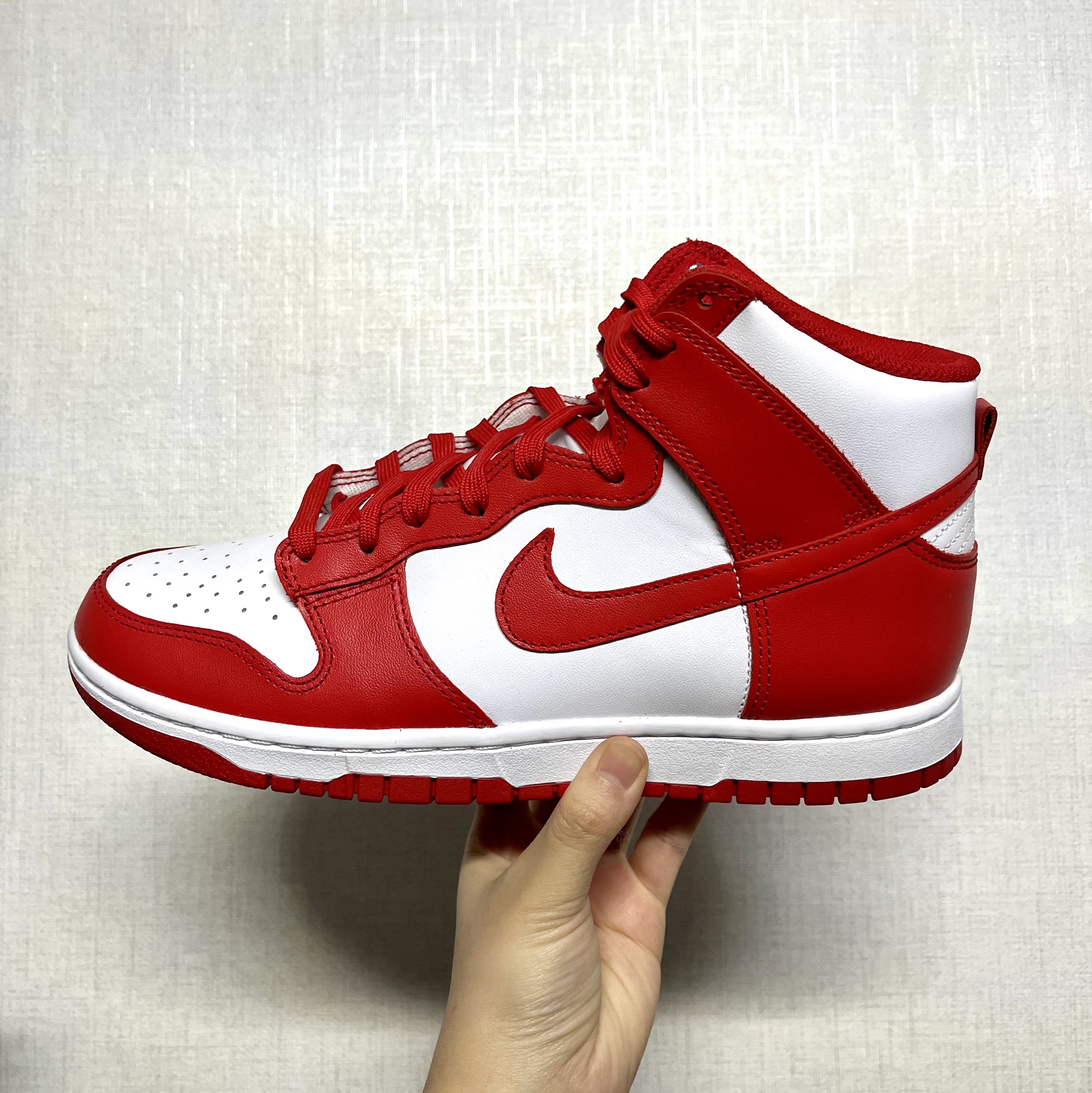Nike Dunk High Retro Championship White and Red 착용 스타일