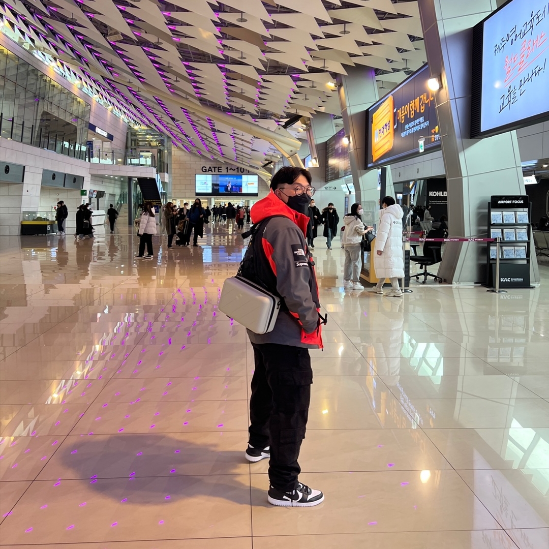 Supreme x The North Face Expedition Jacket Sulphur - 18FW, Stussy World Tour Crew Black 2021 착용 스타일 - 4