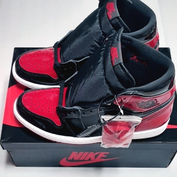 Jordan 1 Retro High OG Patent Bred 착용 스타일 - 4