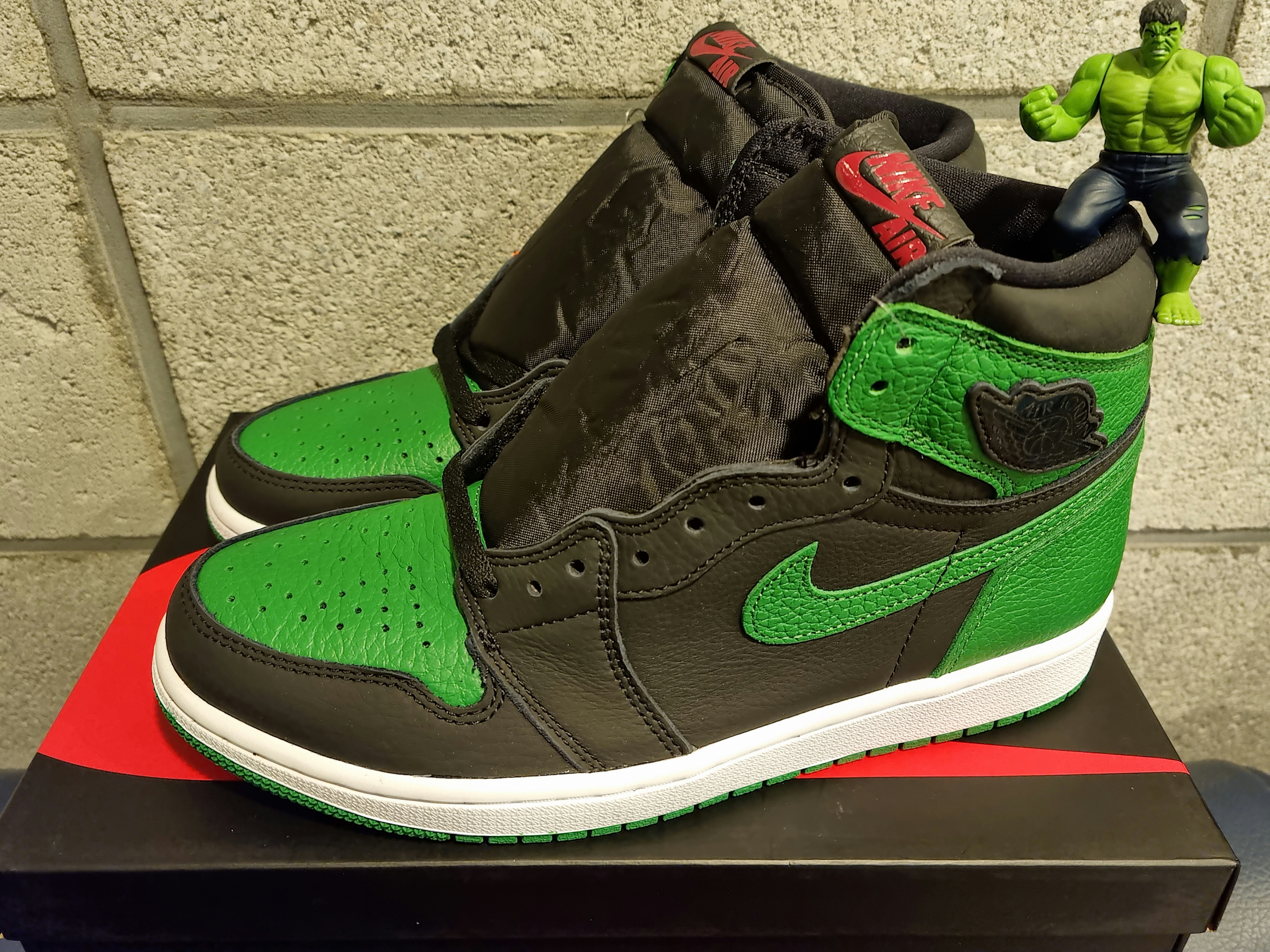Jordan 1 Retro High OG Pine Green Black 착용 스타일 - 1