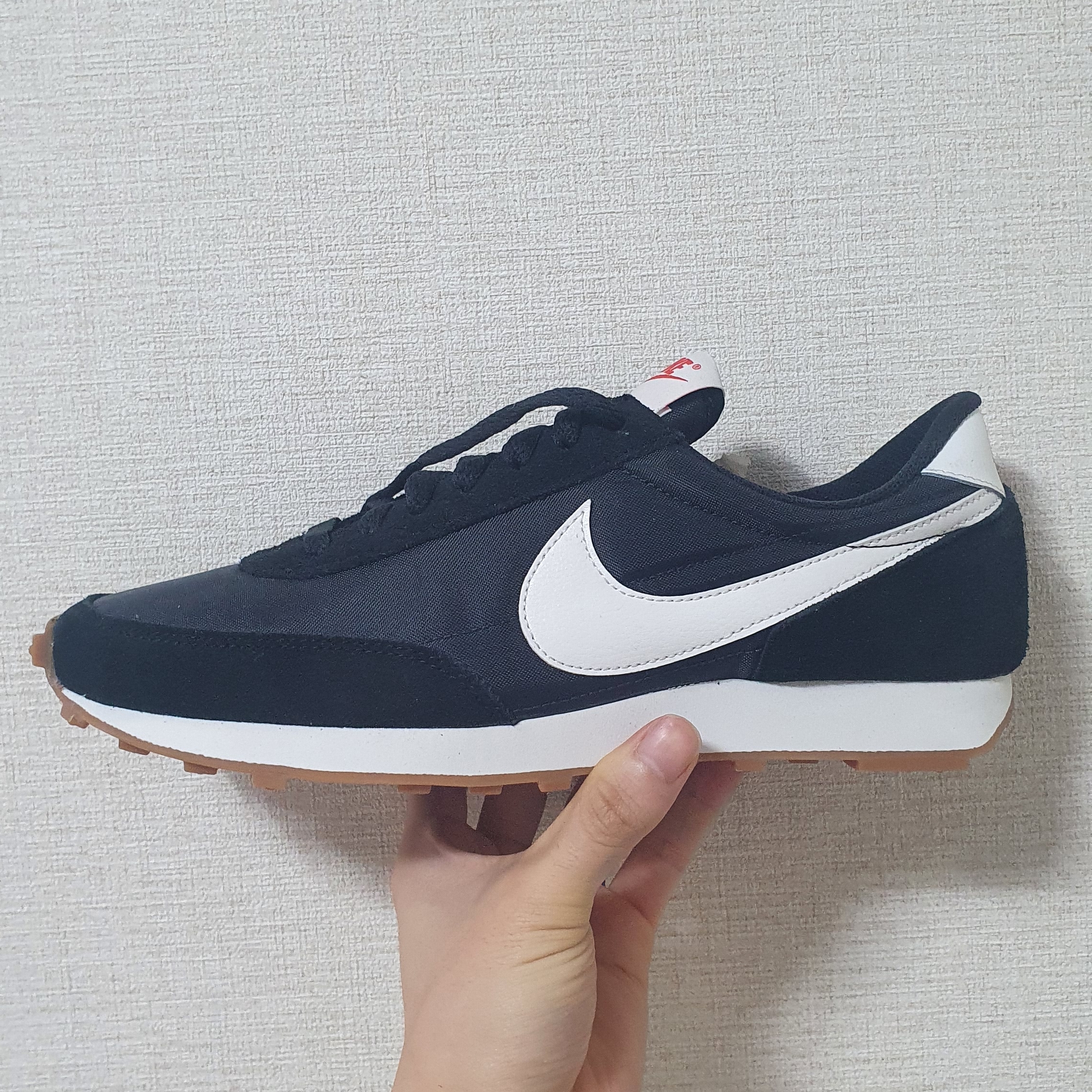 (W) Nike Daybreak Black White 착용 스타일