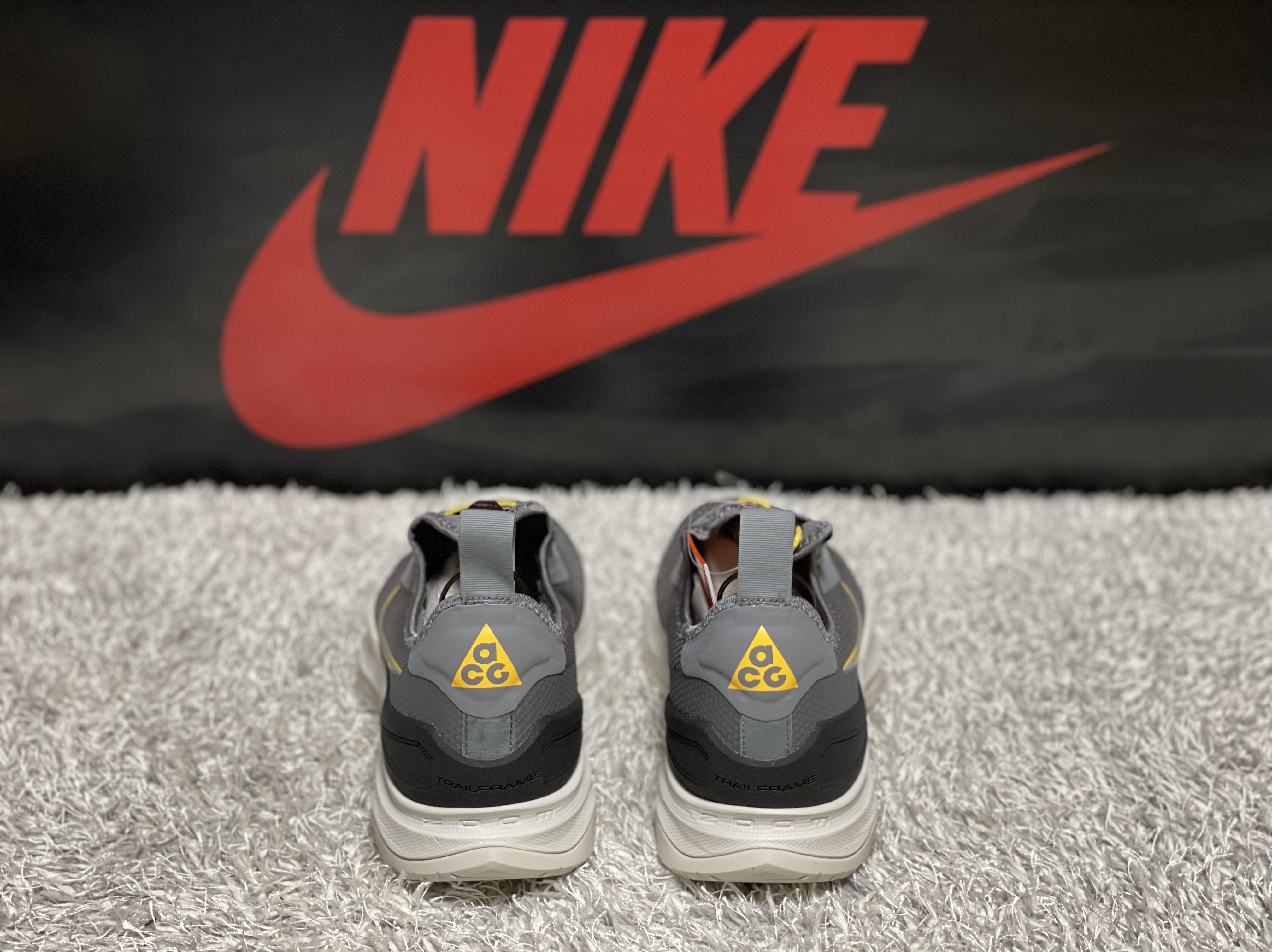 Nike ACG Zoom Air AO Smoke Grey 착용 스타일 - 3