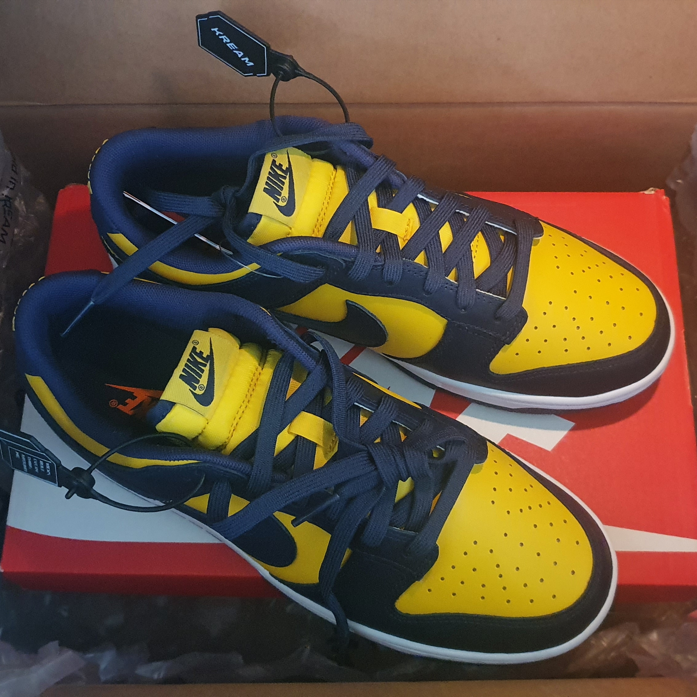 Nike Dunk Low Retro Varsity Maize 착용 스타일
