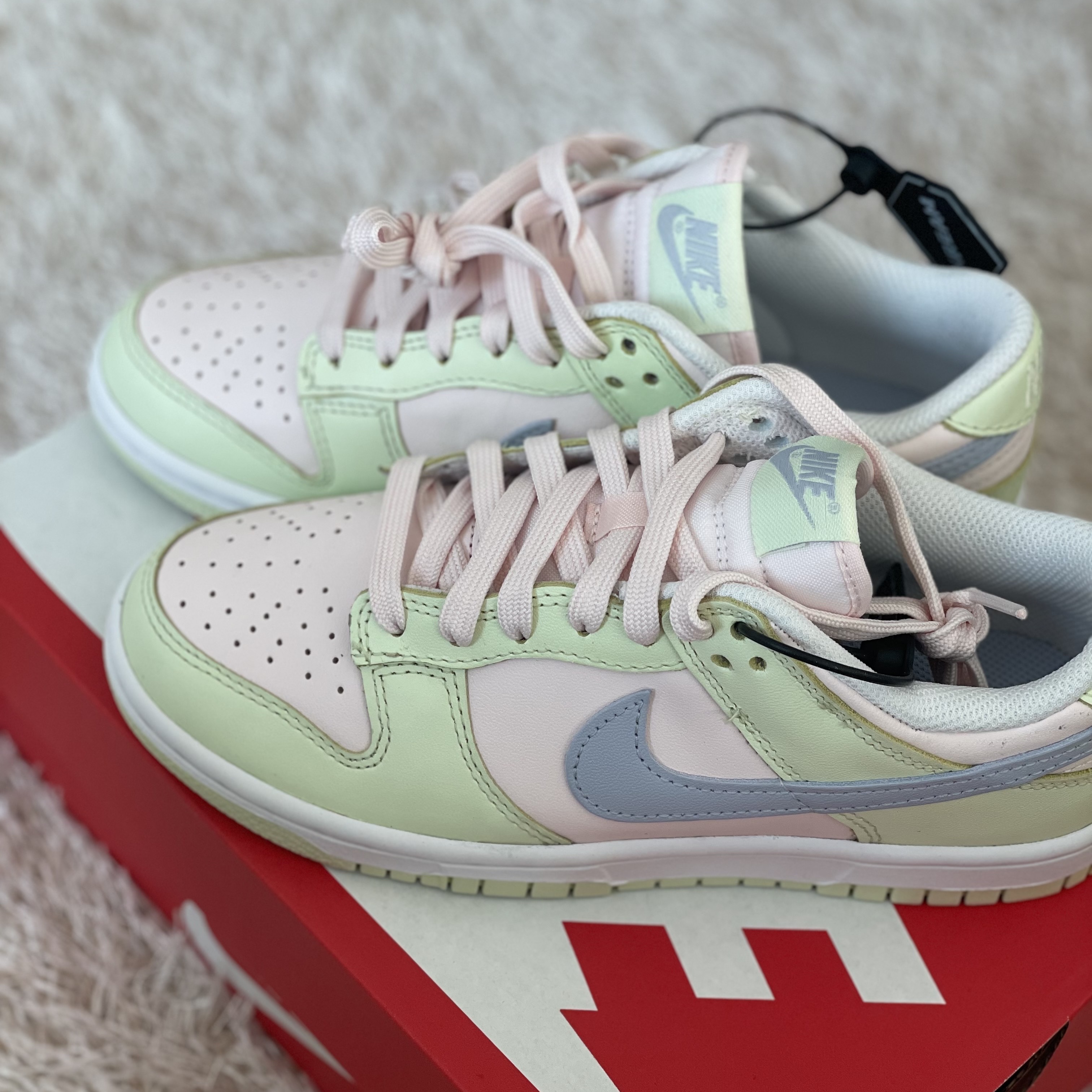(W) Nike Dunk Low Light Soft Pink 착용 스타일 - 3