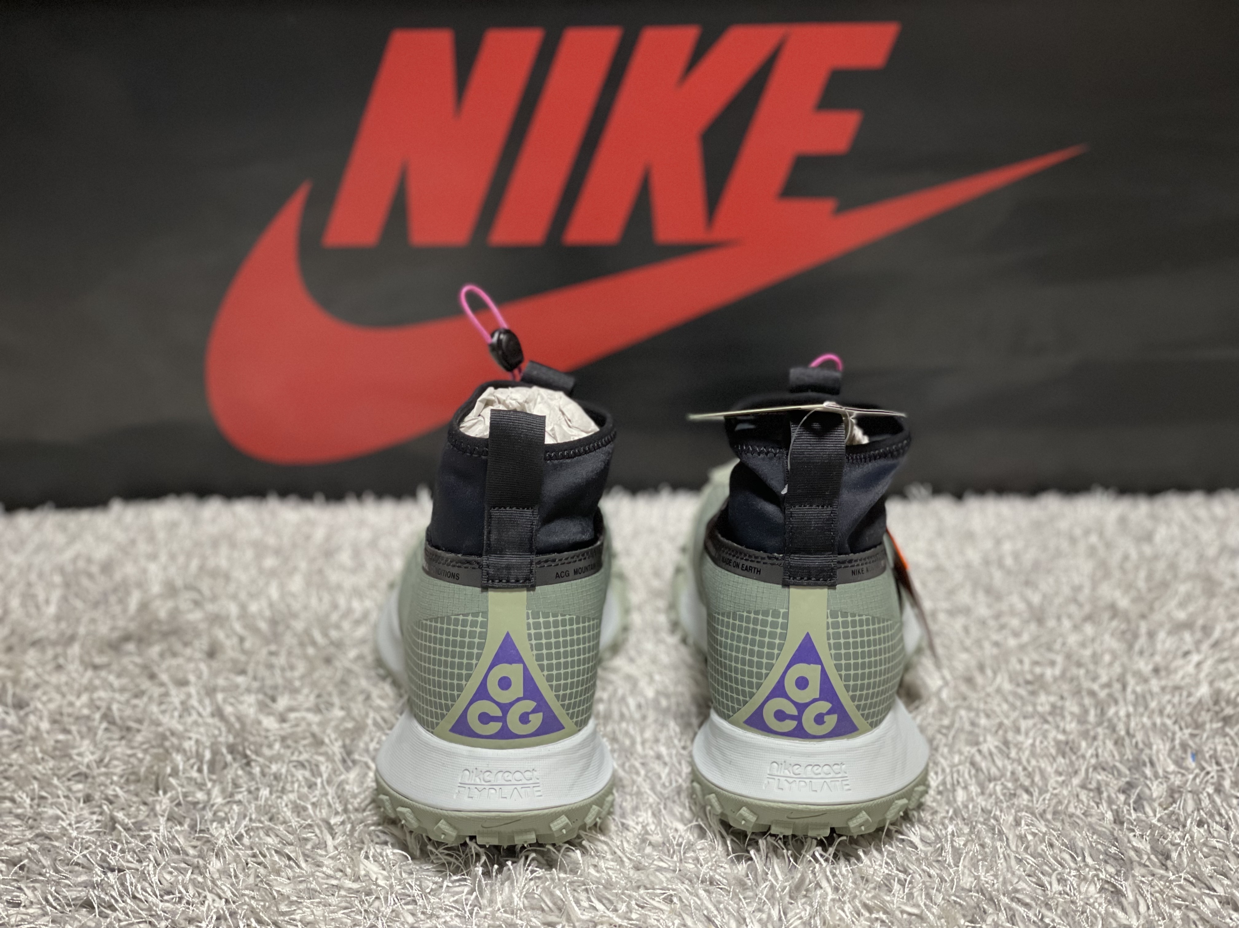Nike ACG Mountain Fly Gore-Tex Clay Green 착용 스타일 - 3
