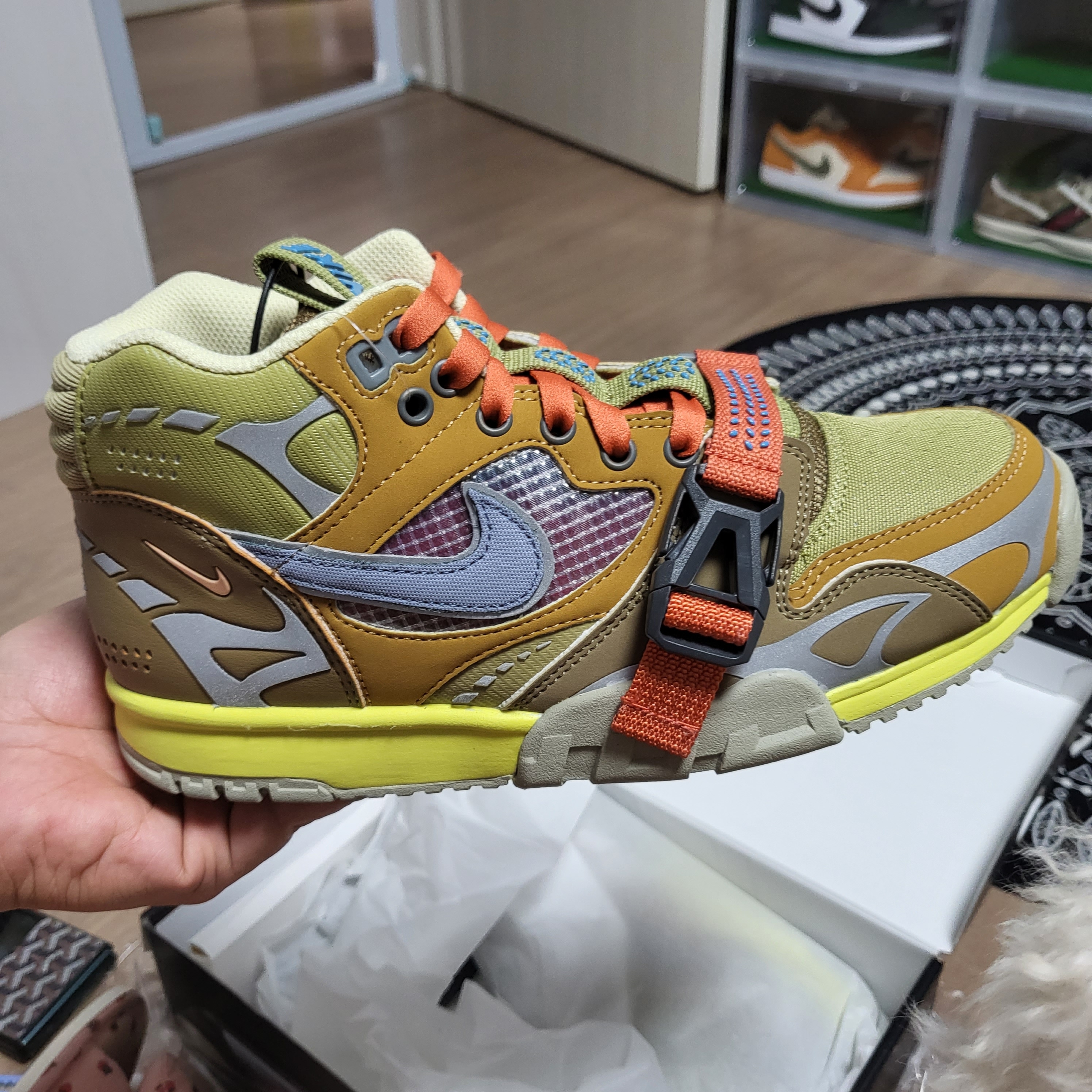 Nike Air Trainer 1 SP Coriander 착용 스타일 - 1