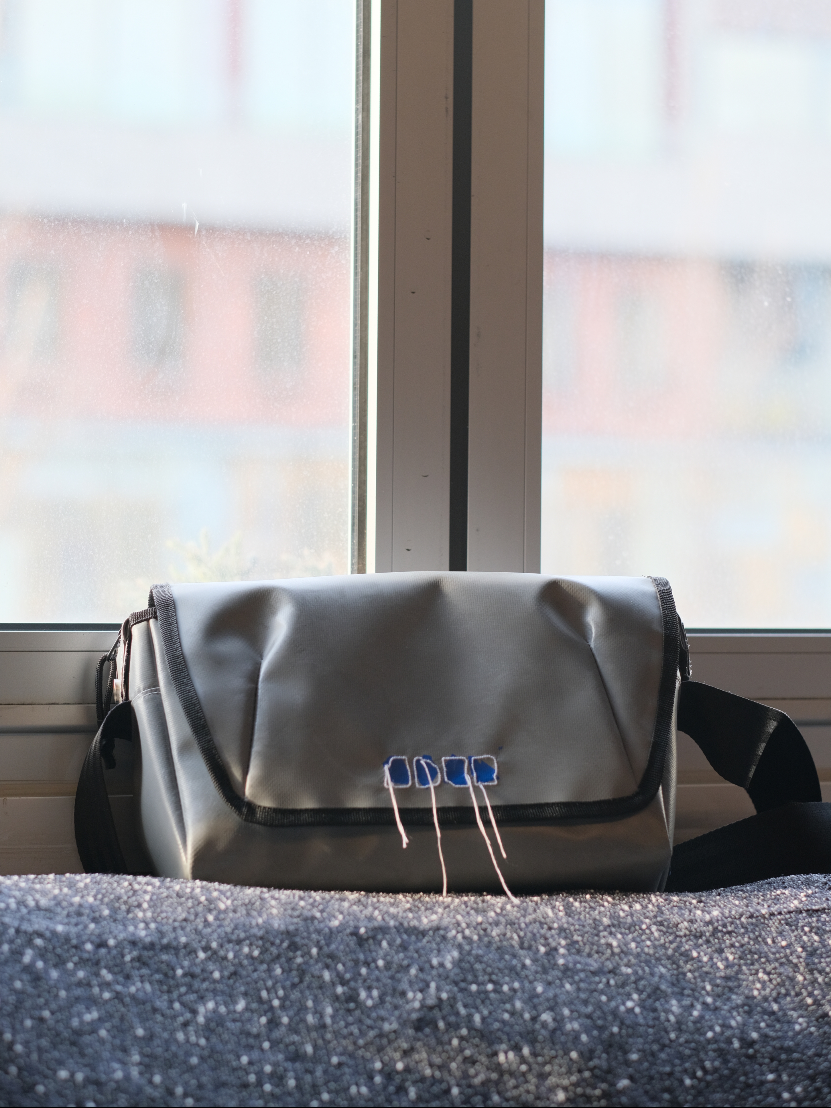 Ader Error Trace Admore Crossbody Bag Grey - 21FW 착용 스타일