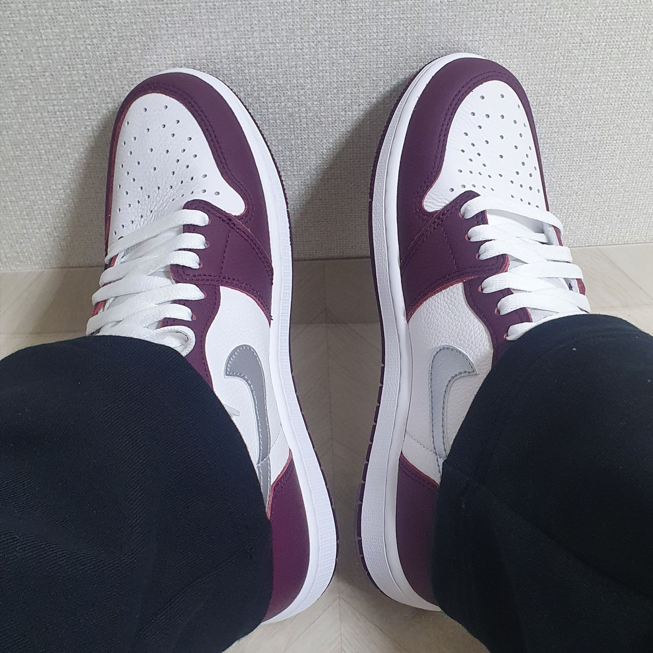 Jordan 1 Retro High OG Bordeaux 착용 스타일