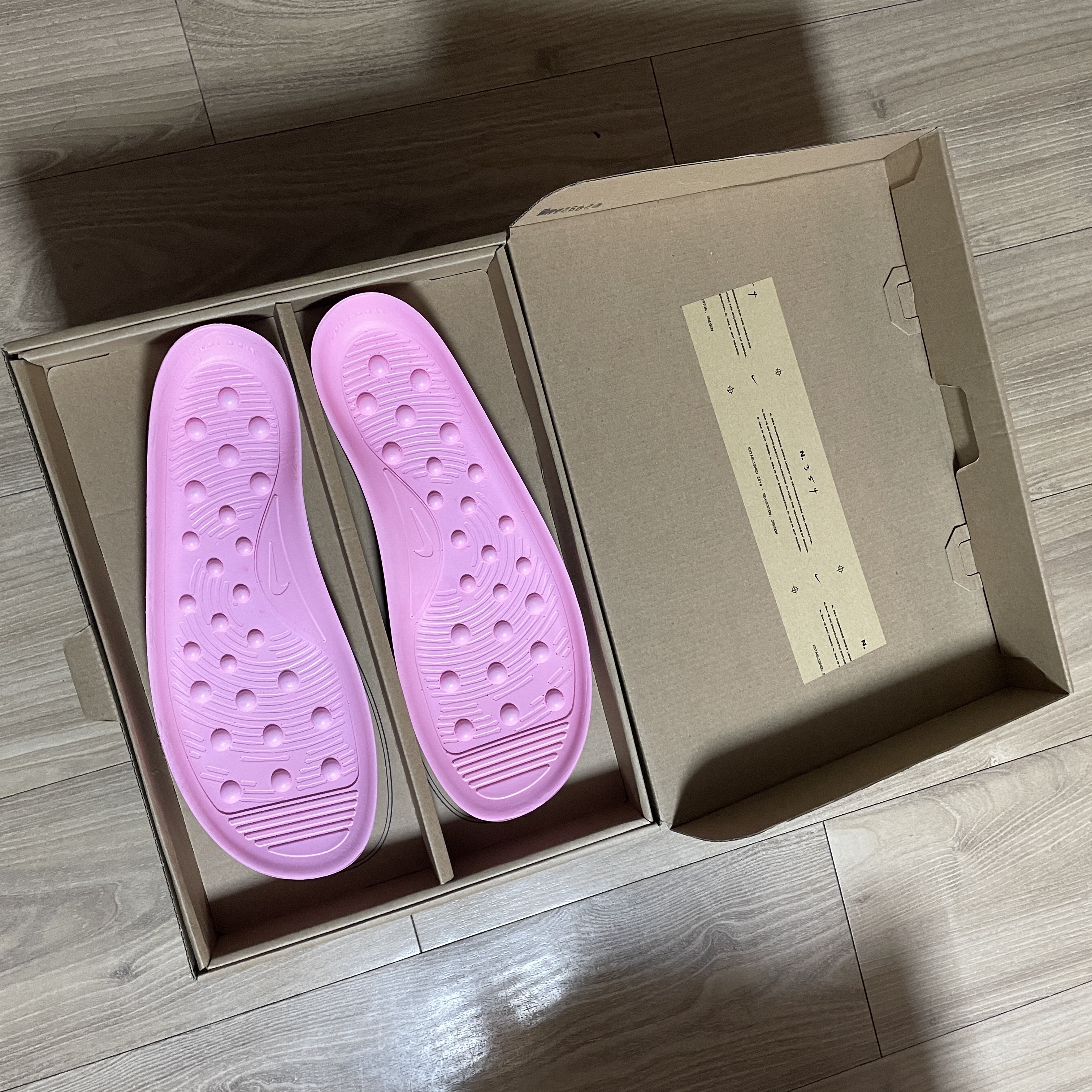 Nike Offline Pack Cool Grey 착용 스타일 - 2