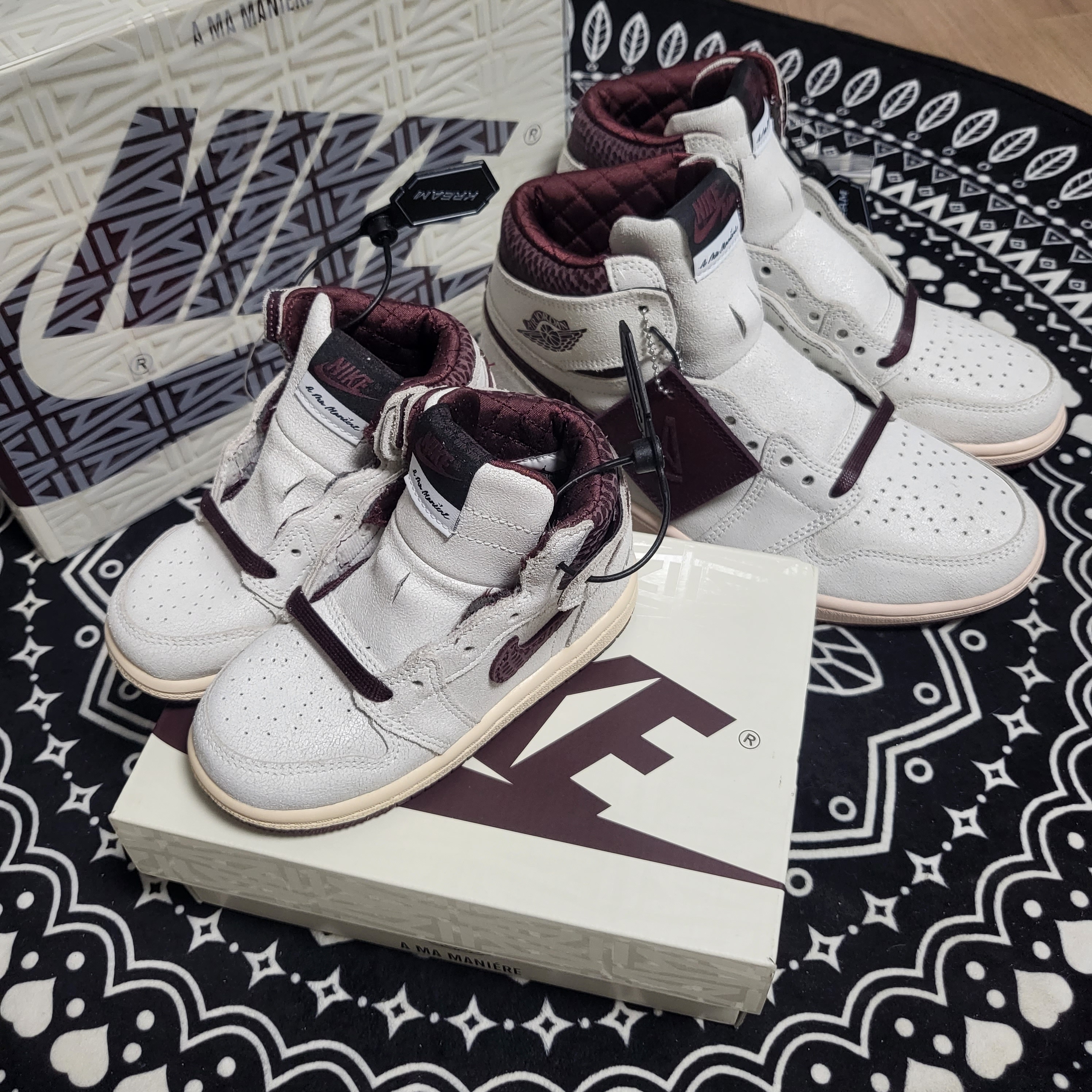 (TD) Jordan 1 x A Ma Maniere Retro High OG SP Burgundy and Sail, Jordan 1 x A Ma Maniere Retro High OG SP Sail and Burgundy 착용 스타일 - 2