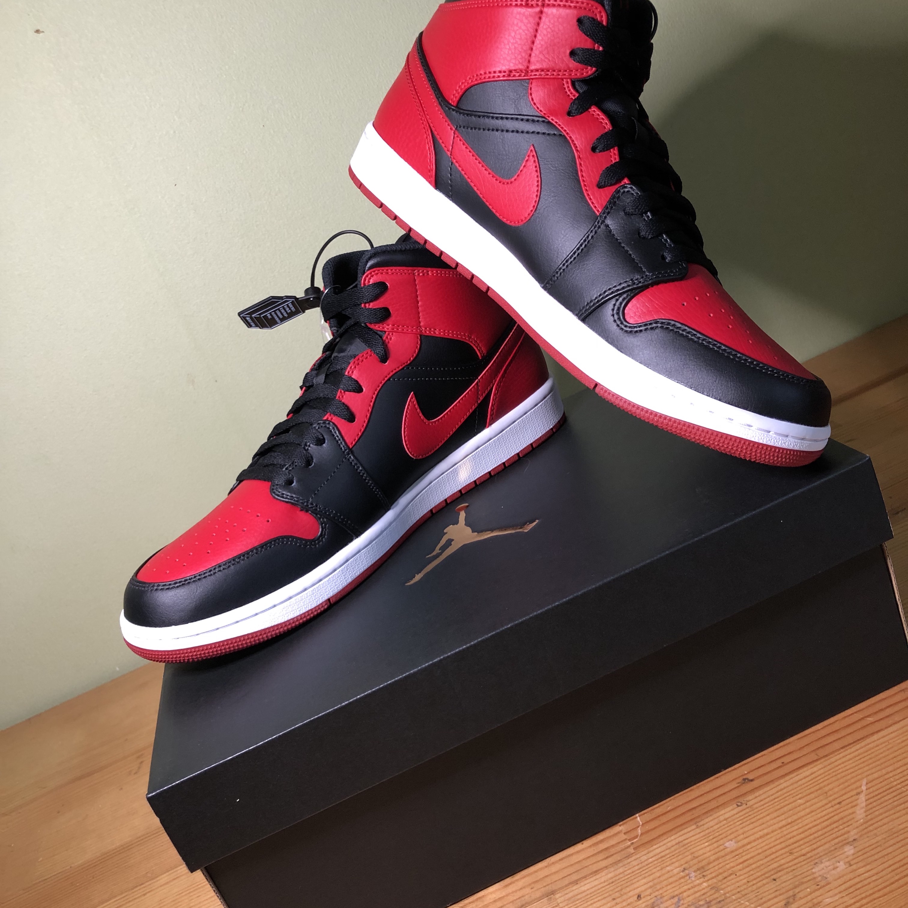 Jordan 1 Mid Bred Banned 2020 착용 스타일