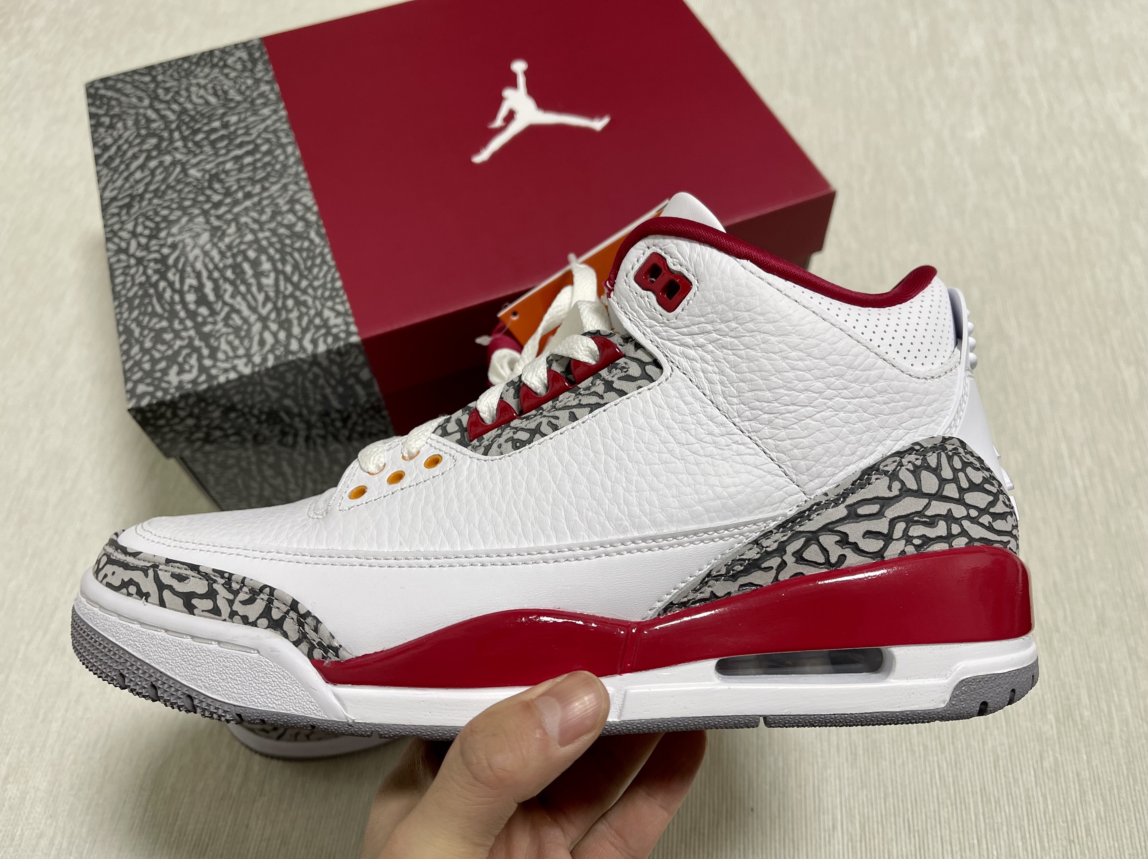 Jordan 3 Retro Cardinal Red 착용 스타일 - 2