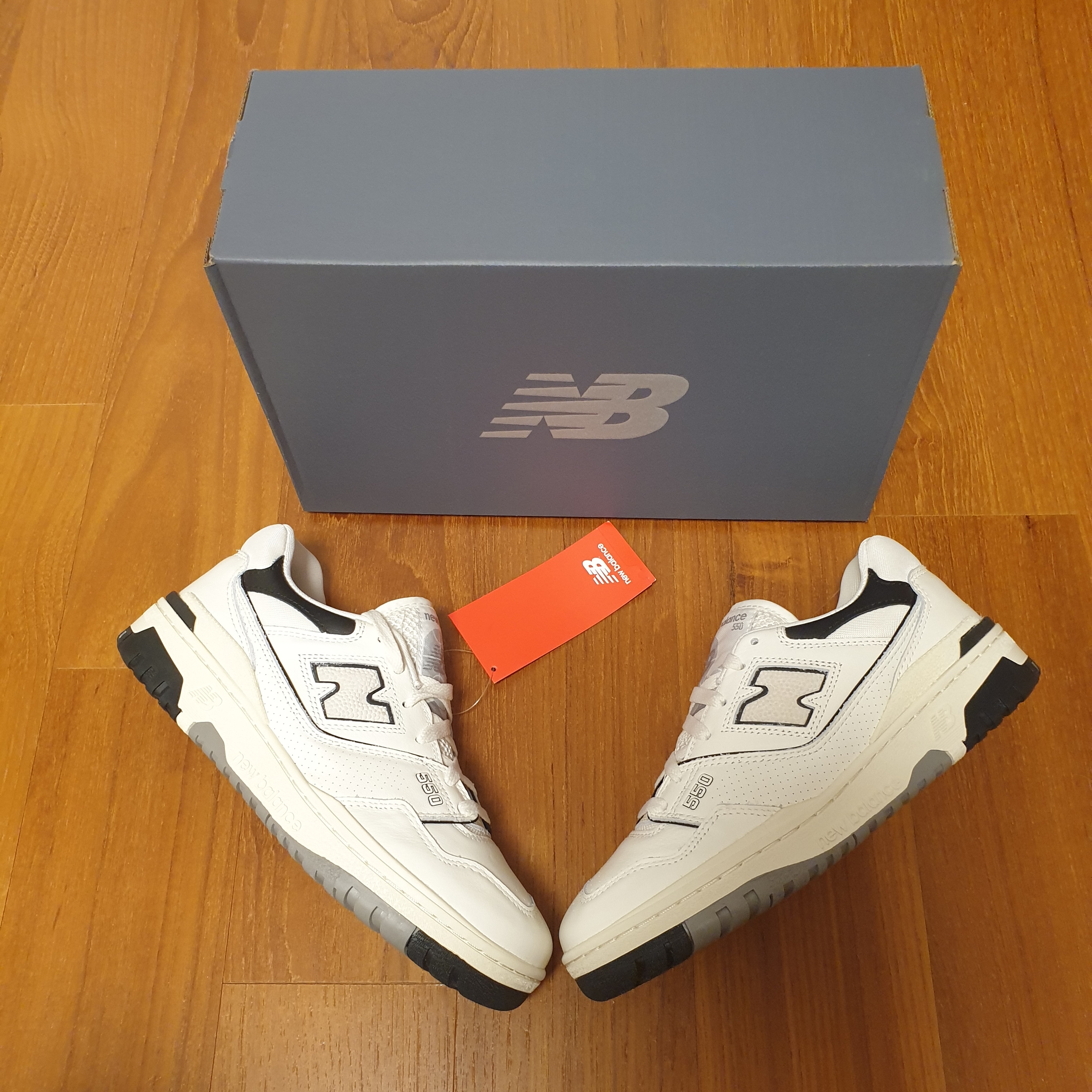 New Balance 550 White Grey - 2E Wide 착용 스타일 - 2