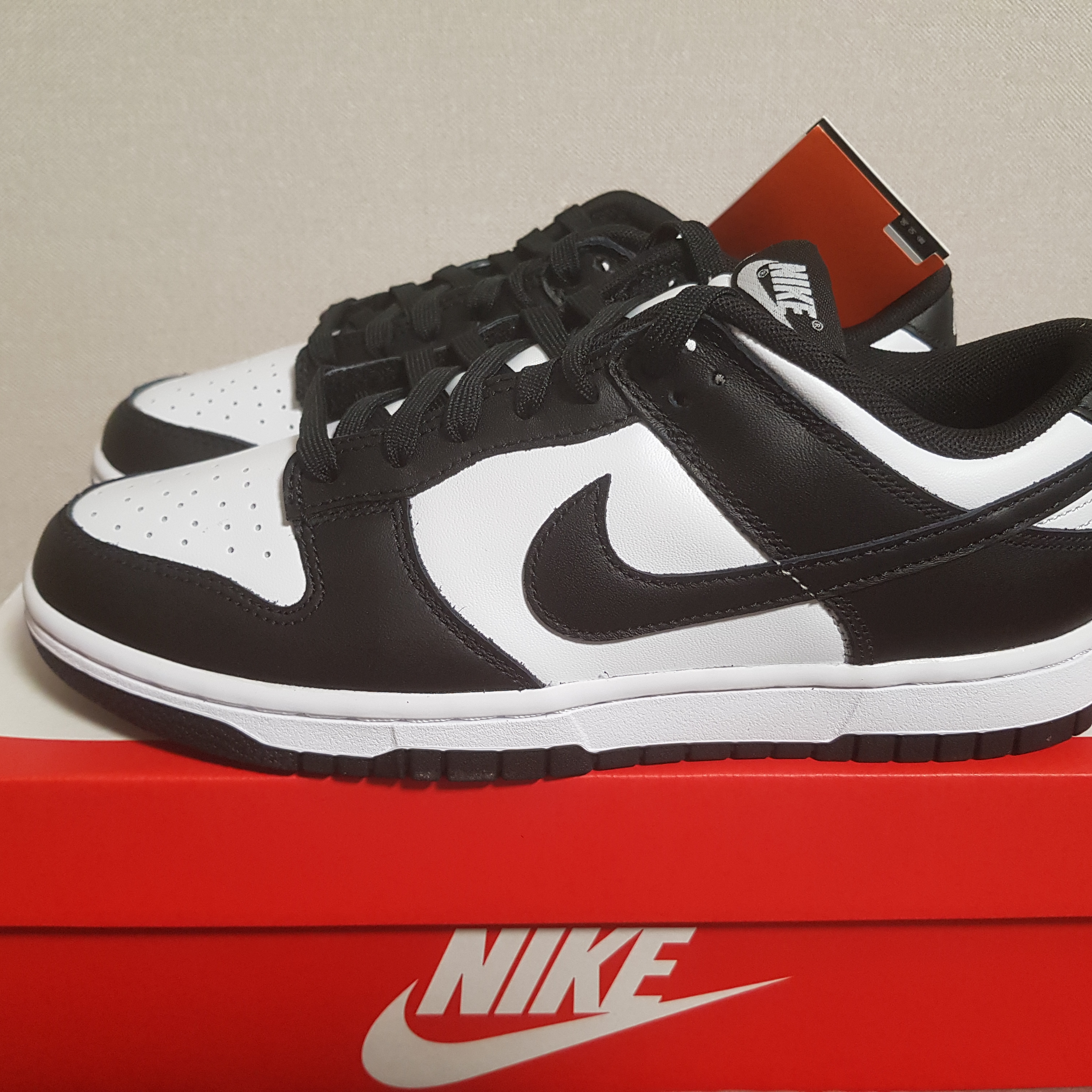 Nike Dunk Low Retro Black 착용 스타일 - 2
