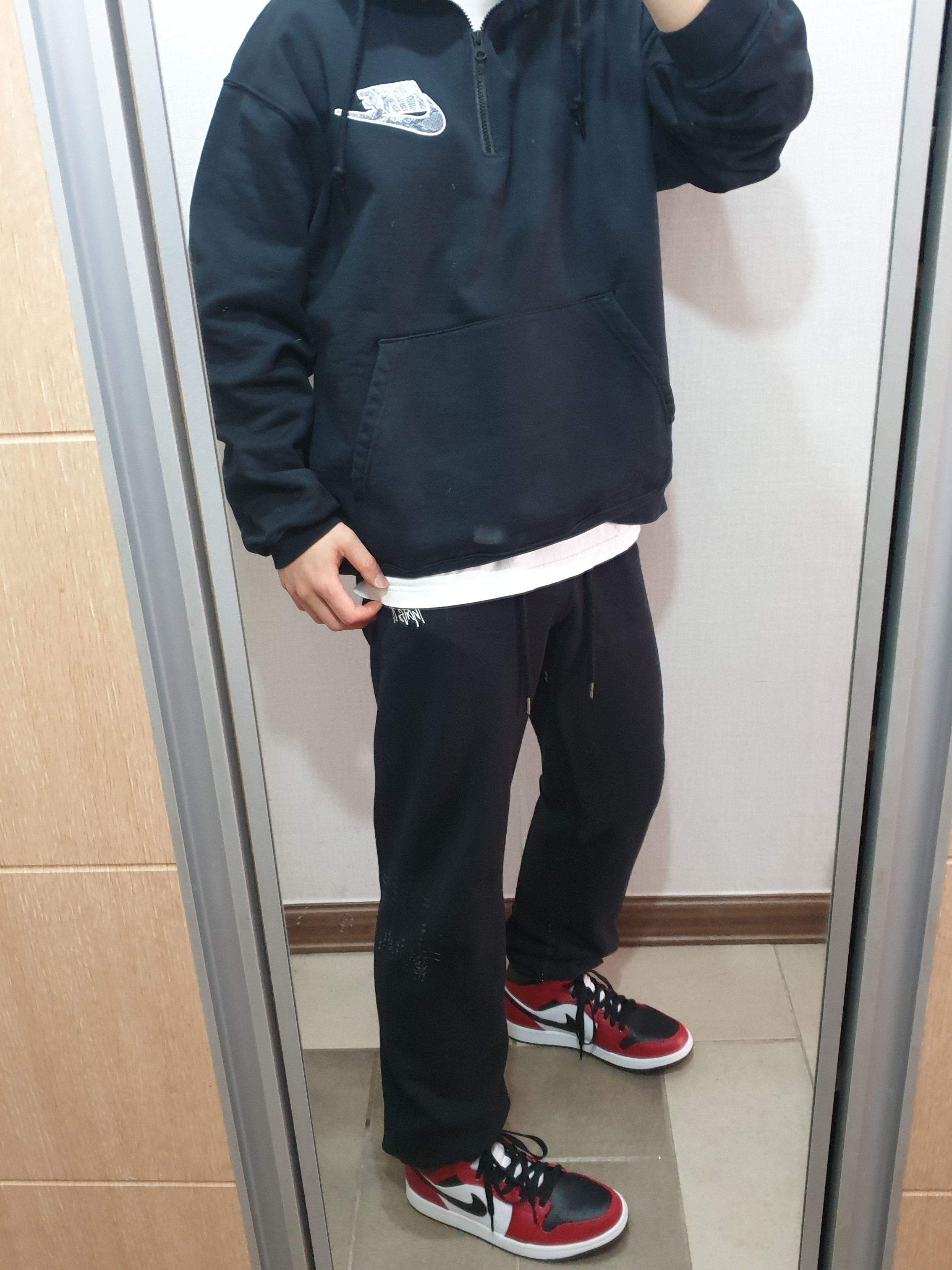 Jordan 1 Mid Chicago Black Toe 착용 스타일 - 1