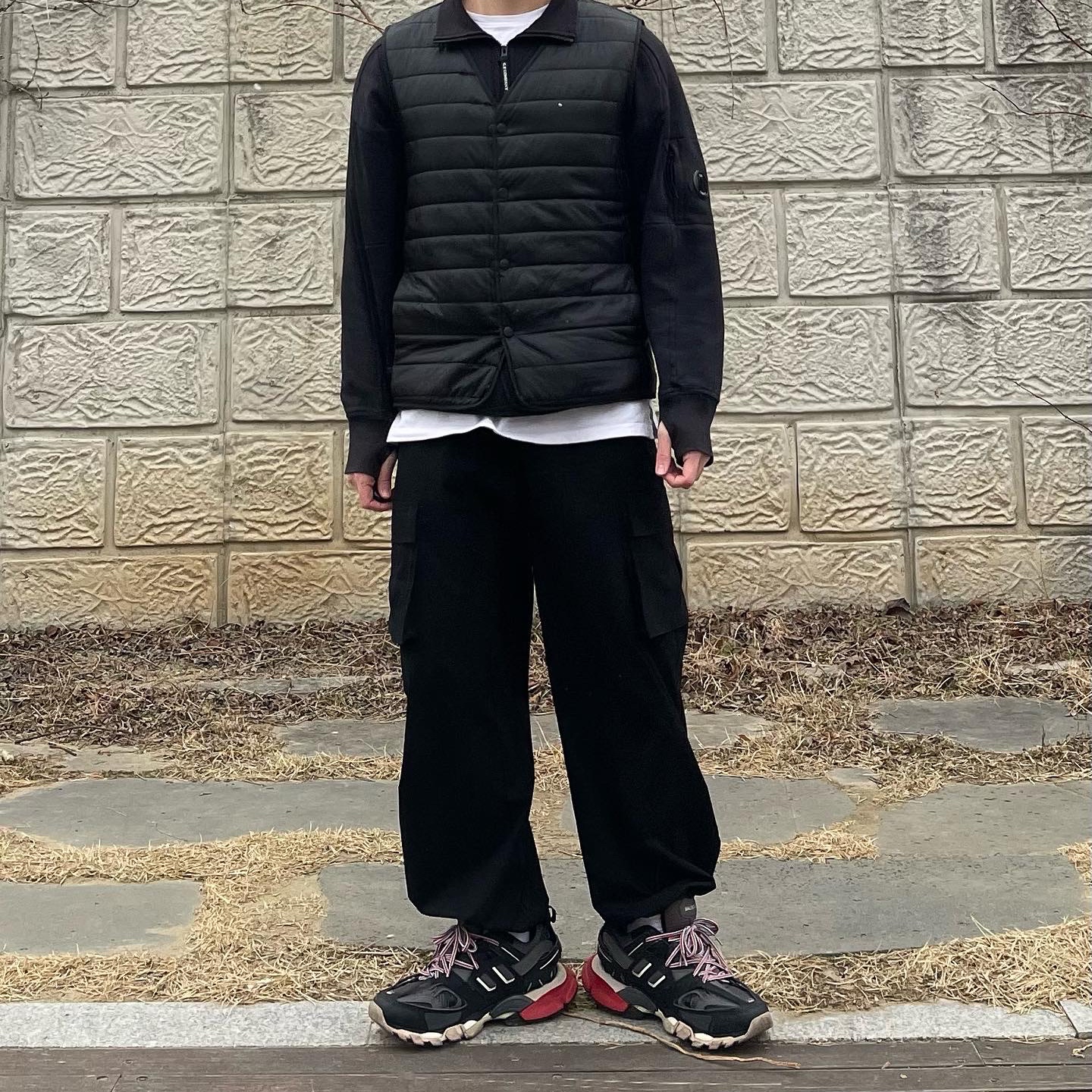 Balenciaga Track Sneakers Black Red 2019 착용 스타일 - 1