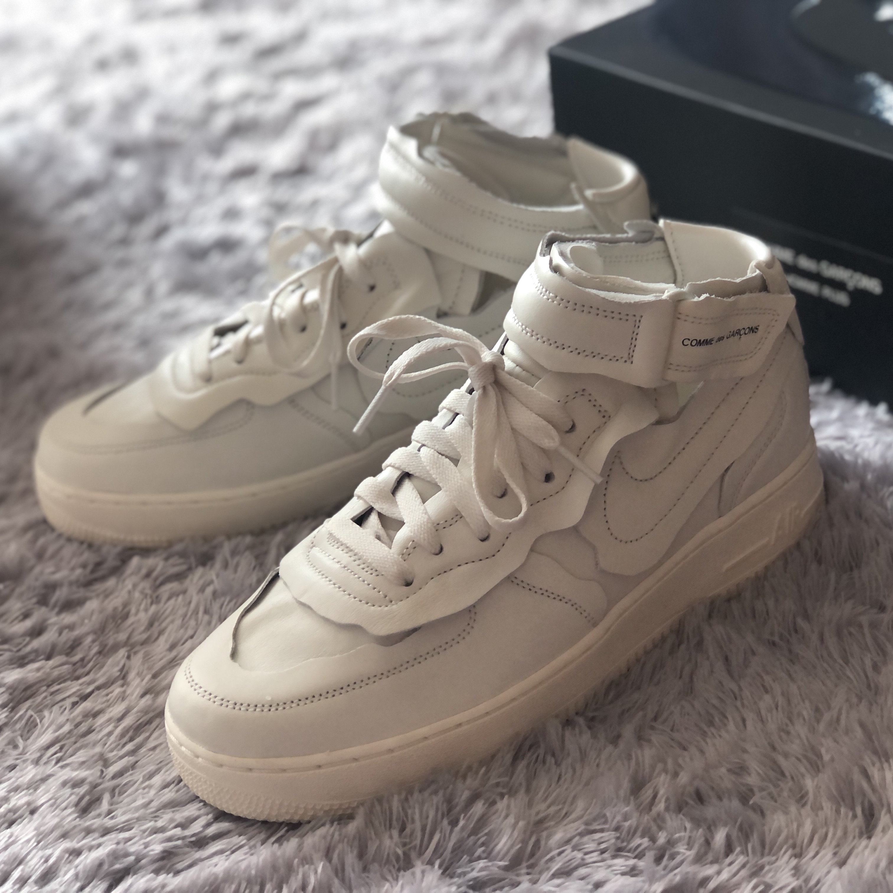 Nike x Comme des Garcons Homme Plus Air Force Mid White 착용 스타일 - 2