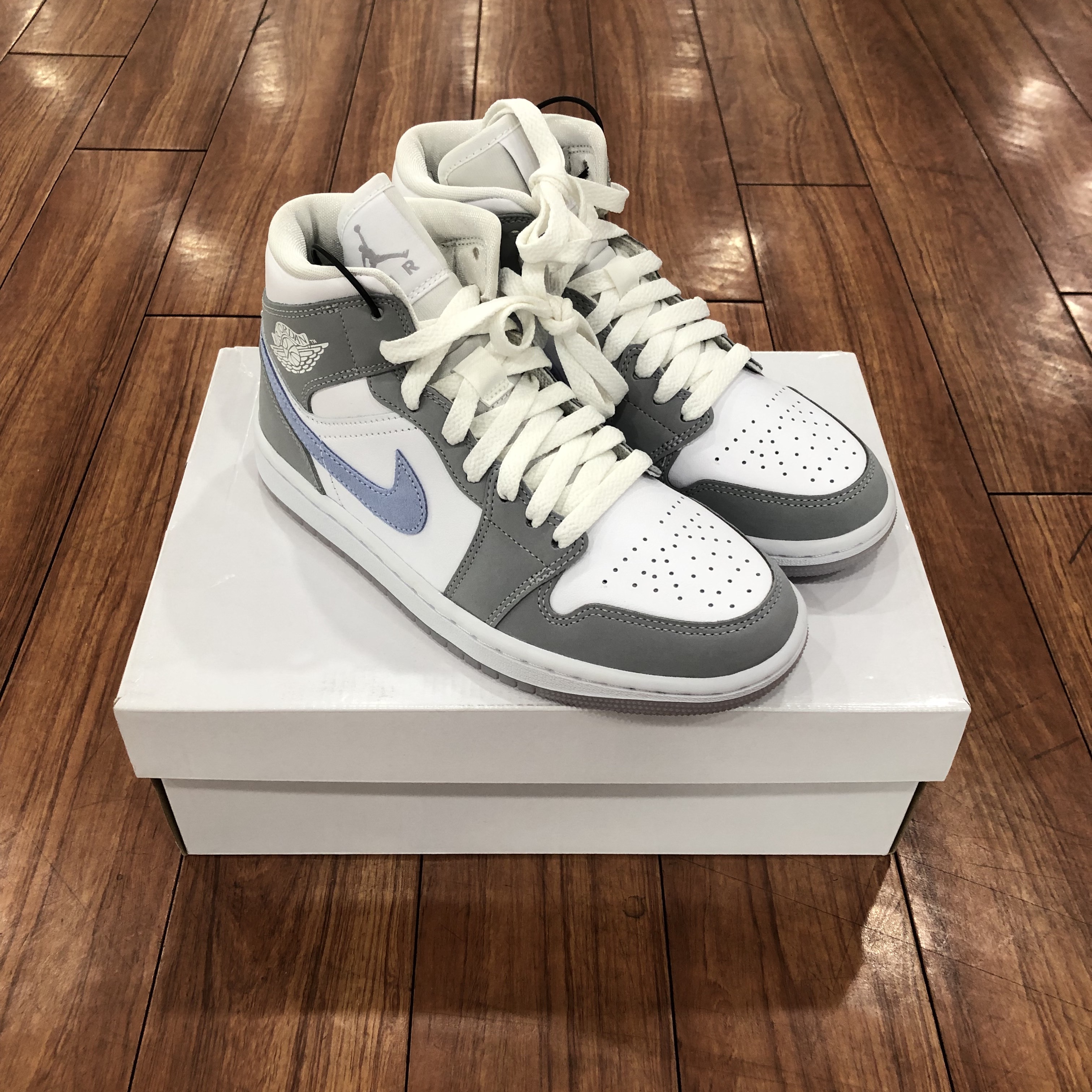 (W) Jordan 1 Mid Wolf Grey 착용 스타일