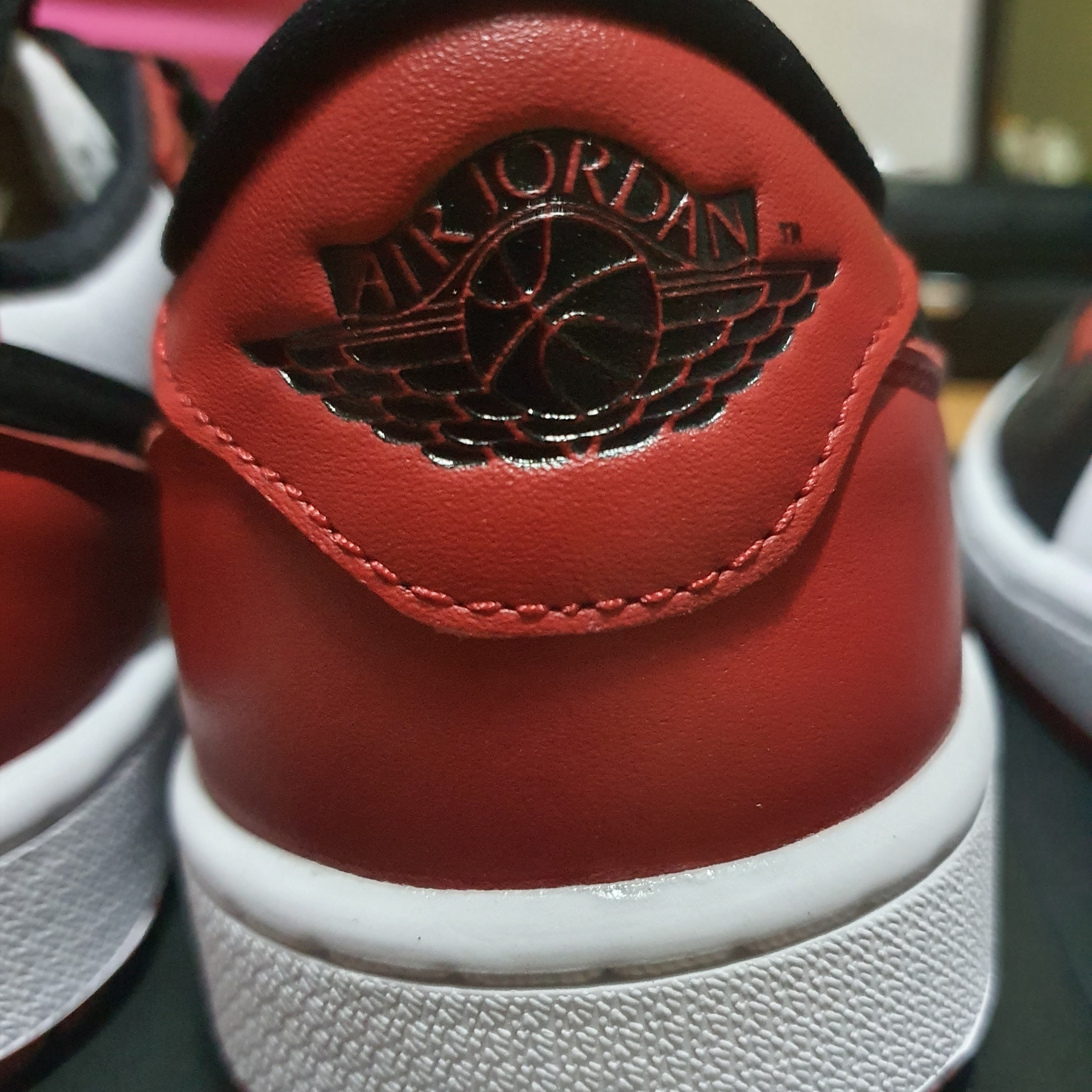 Nike Dunk Low Retro Black, Jordan 1 Low Bred Toe 착용 스타일 - 3