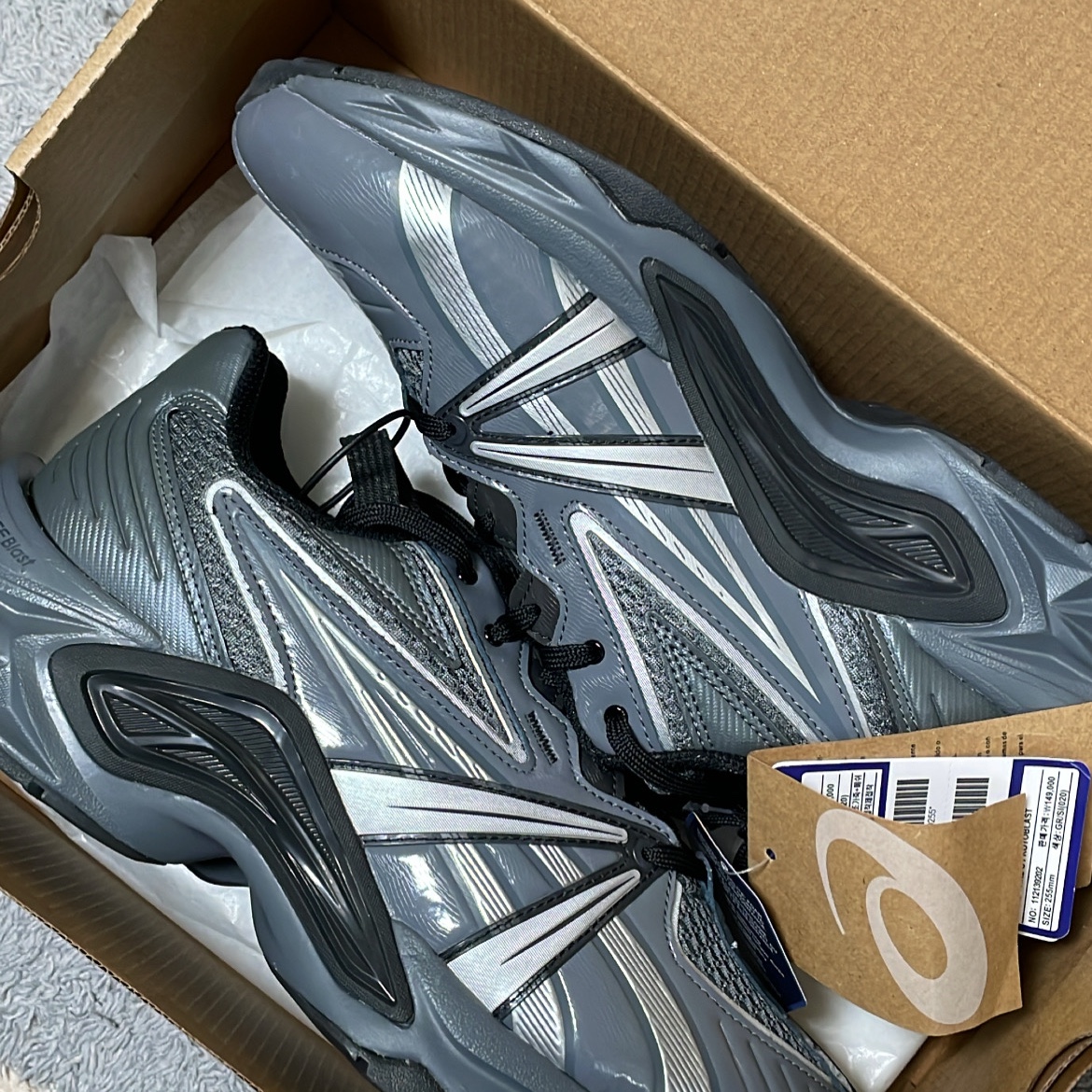 Asics HN2-S Protoblast Steel Grey 착용 스타일 - 1