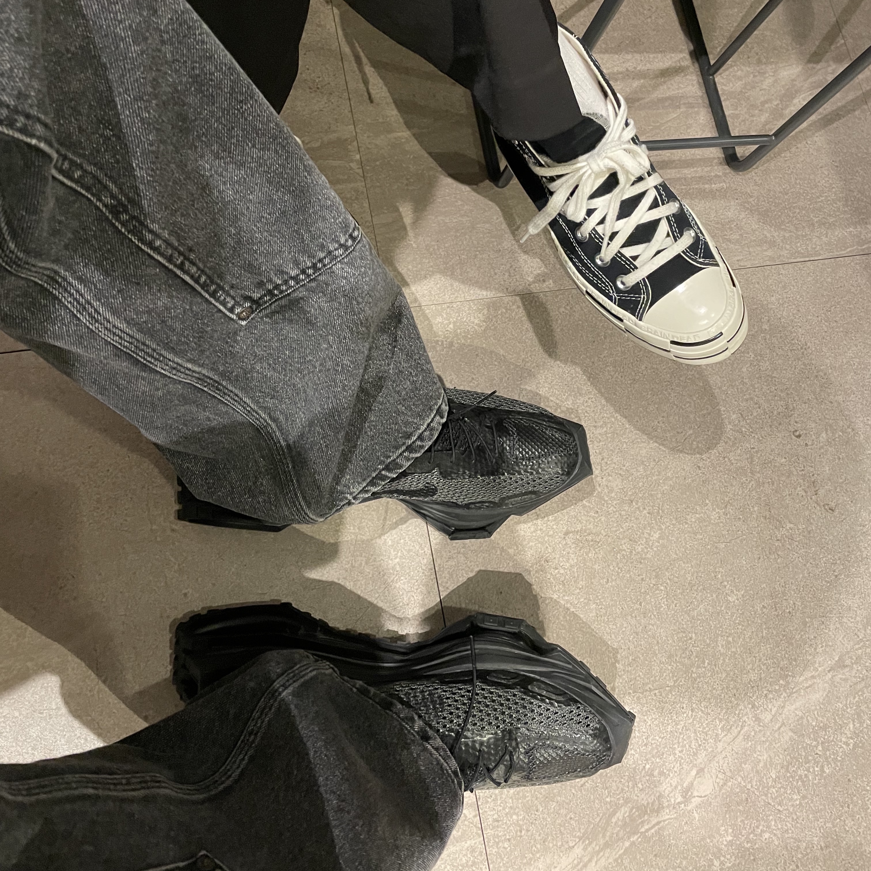 Nike x Matthew M Williams Zoom 004 Triple Black, Converse x Brain Dead Chuck 70 Hi Black 착용 스타일