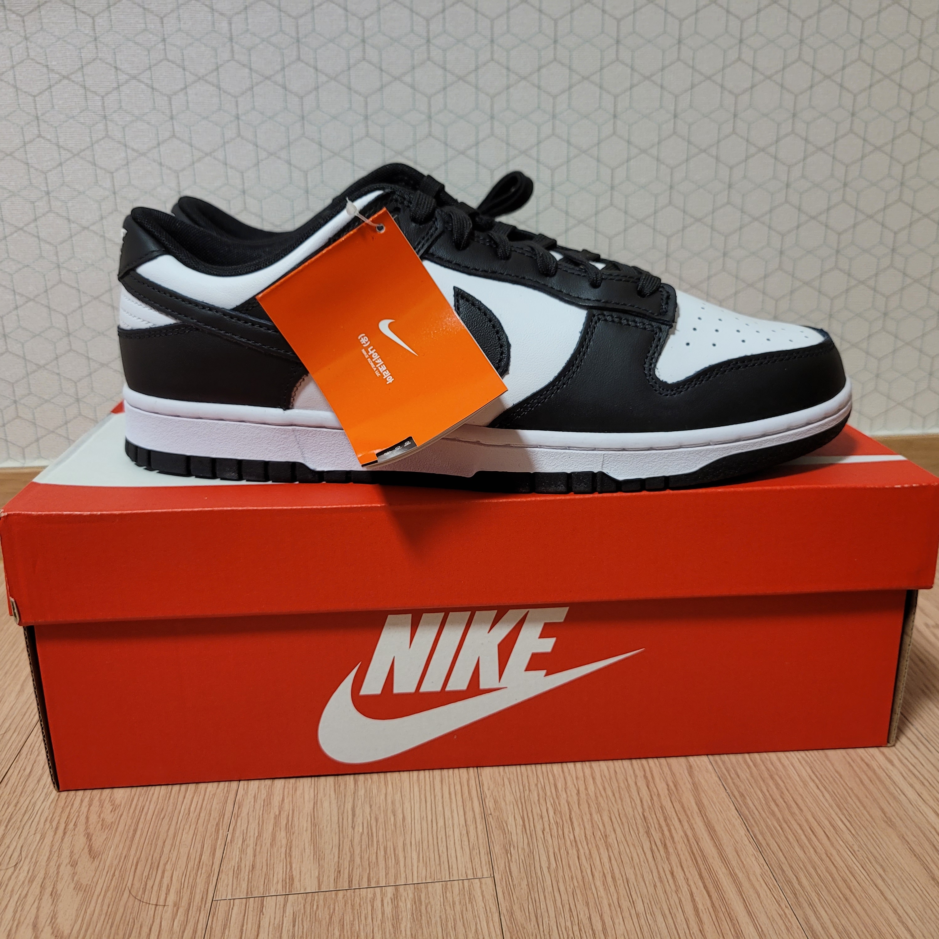 Nike Dunk Low Retro Black 착용 스타일