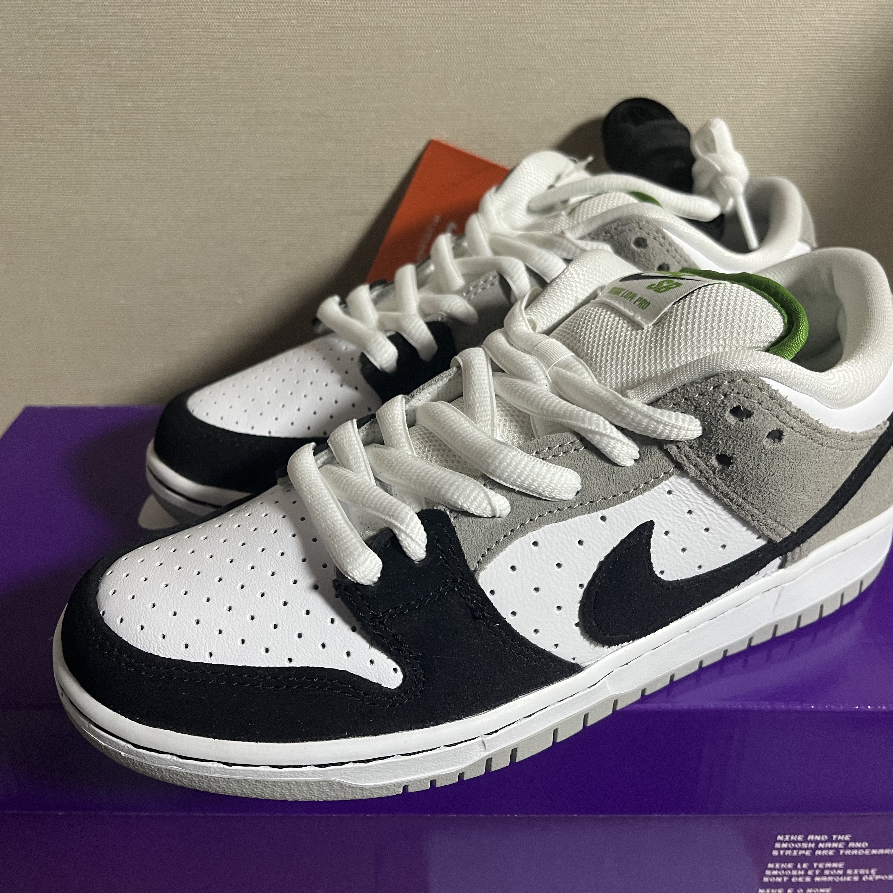 Nike SB Dunk Low Pro Chlorophyll 착용 스타일 - 1