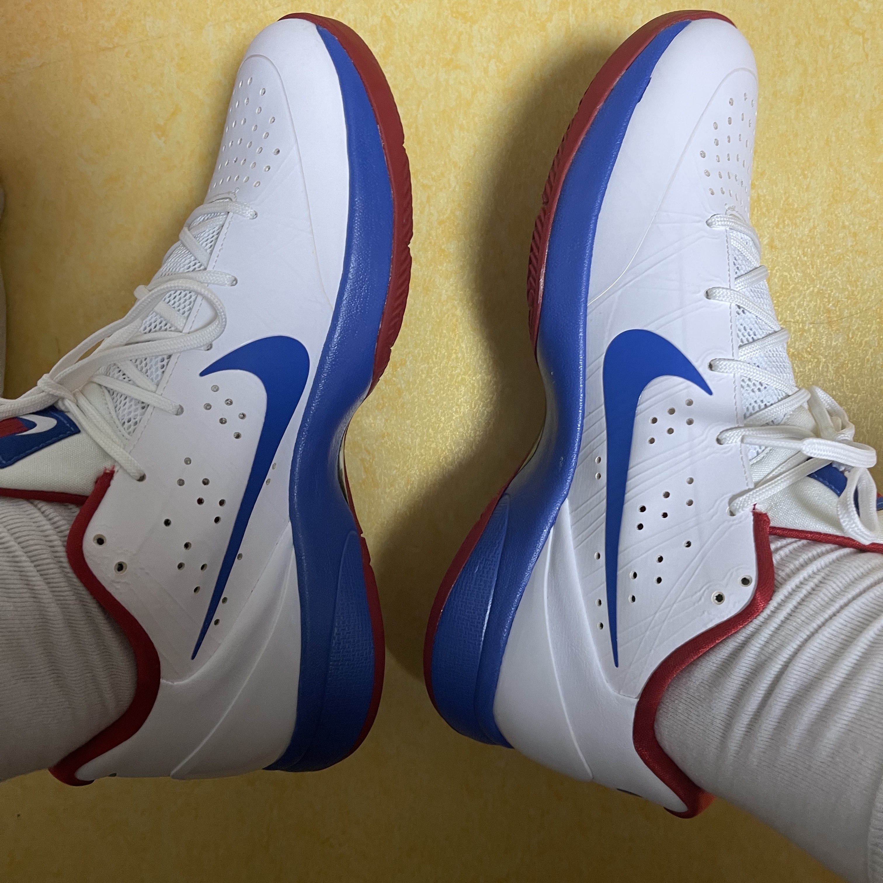 Nike Air Zoom Hyperattack White Blue Red 착용 스타일