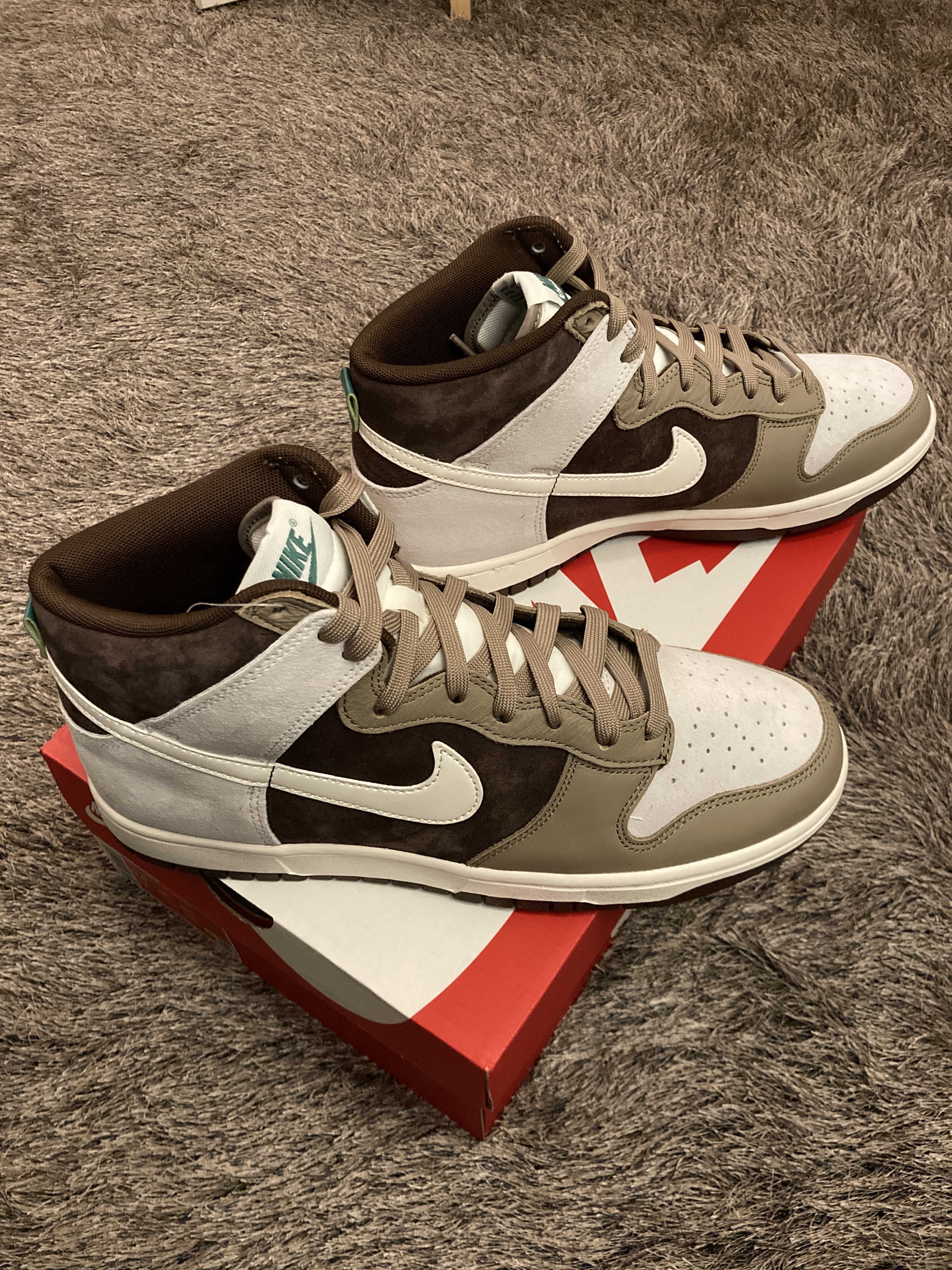 Nike Dunk High Retro PRM Light Chocolate 착용 스타일 - 1