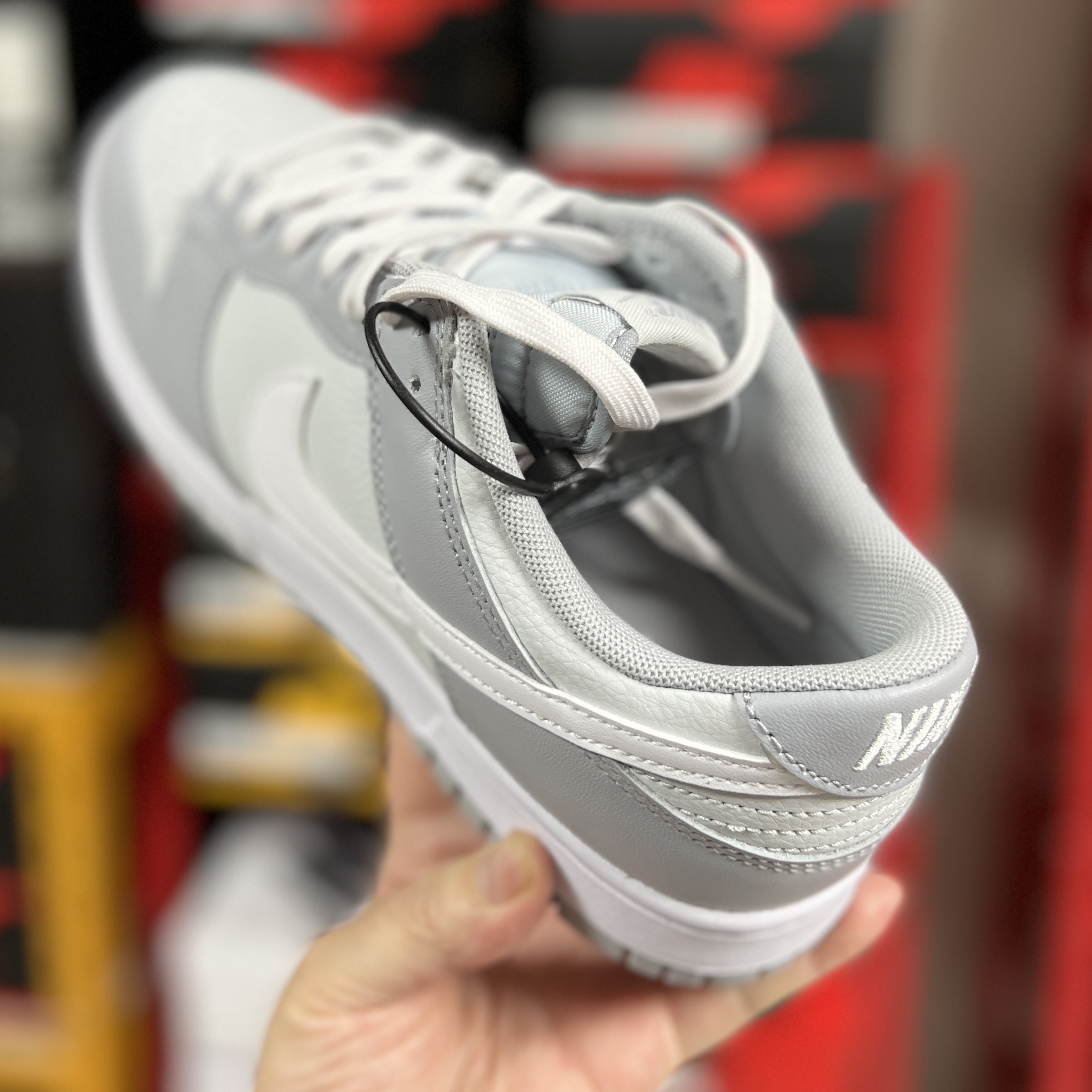 Nike Dunk Low Retro Wolf Grey 착용 스타일 - 2