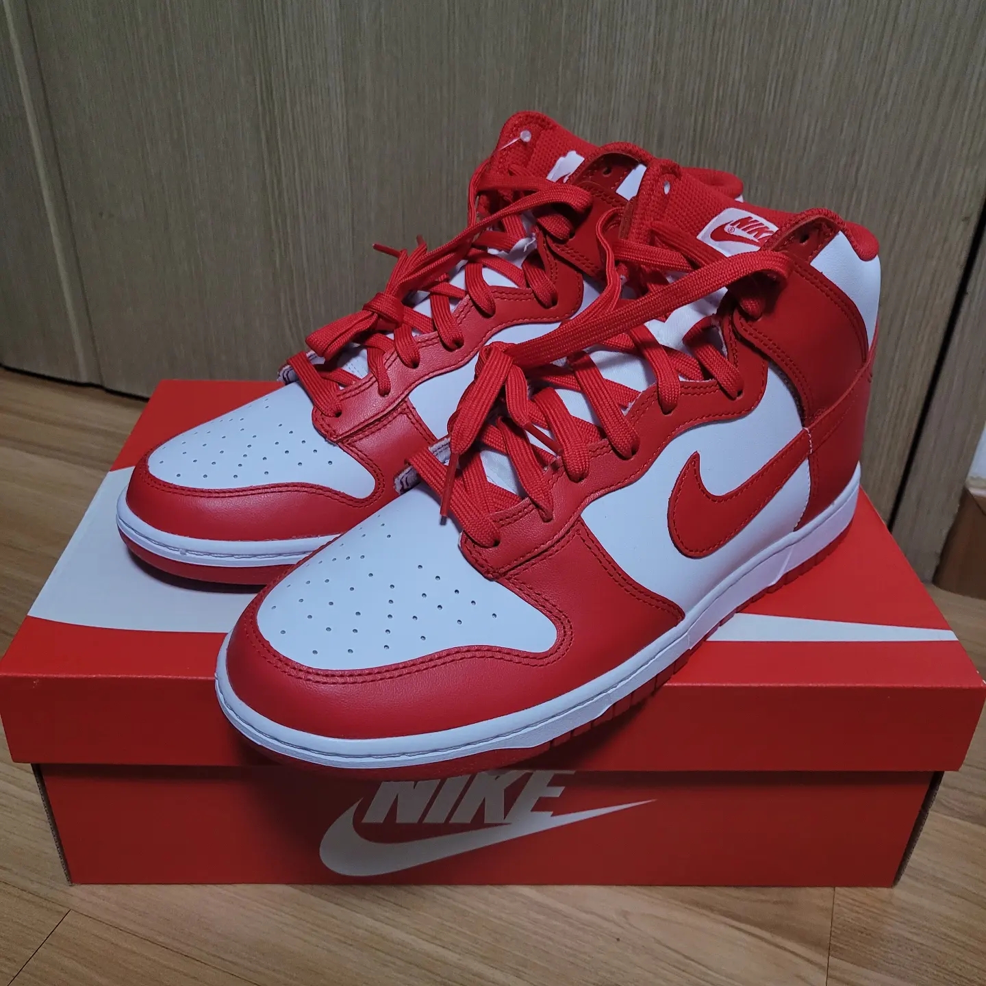 Nike Dunk High Retro Championship White and Red 착용 스타일 - 2