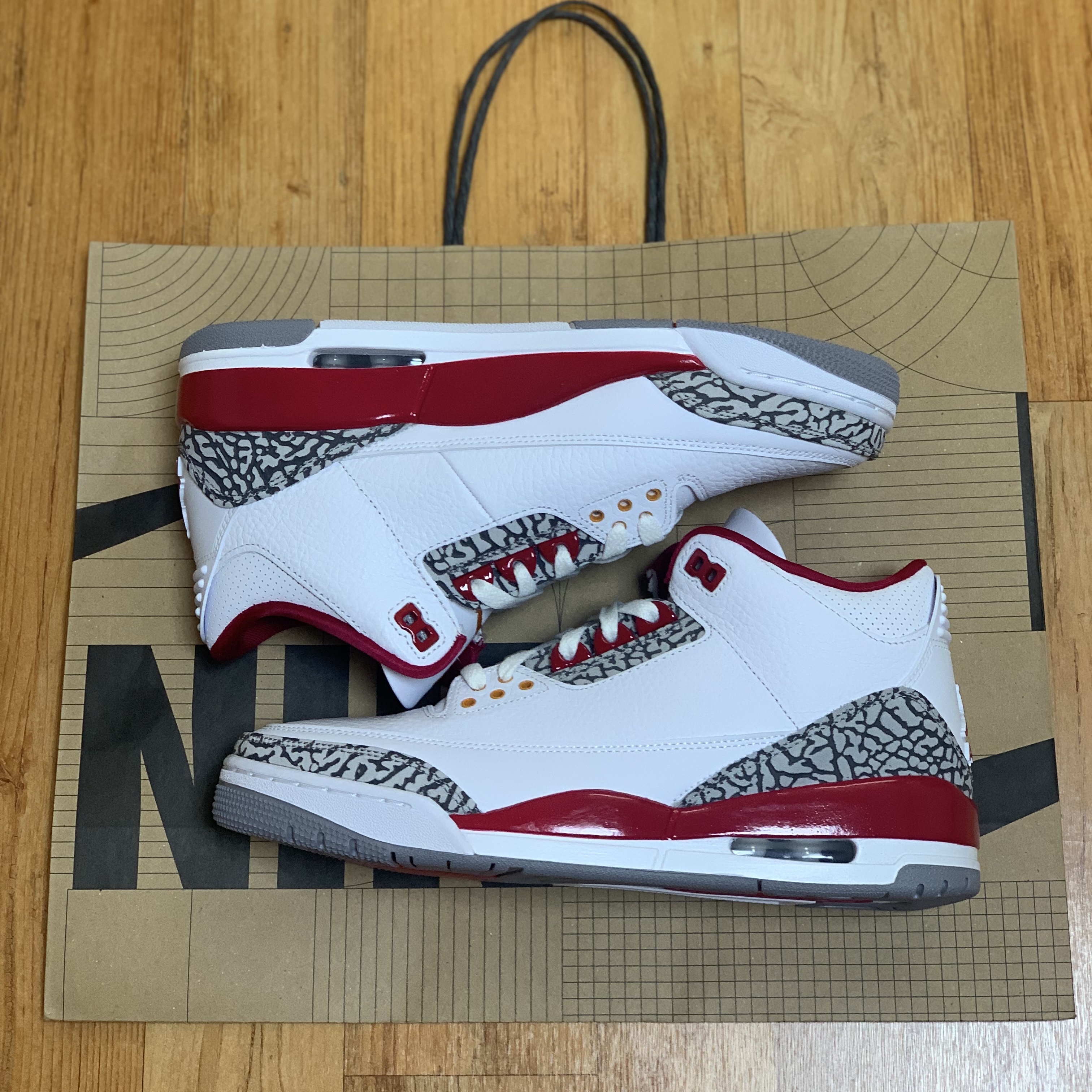 Jordan 3 Retro Cardinal Red 착용 스타일 - 1