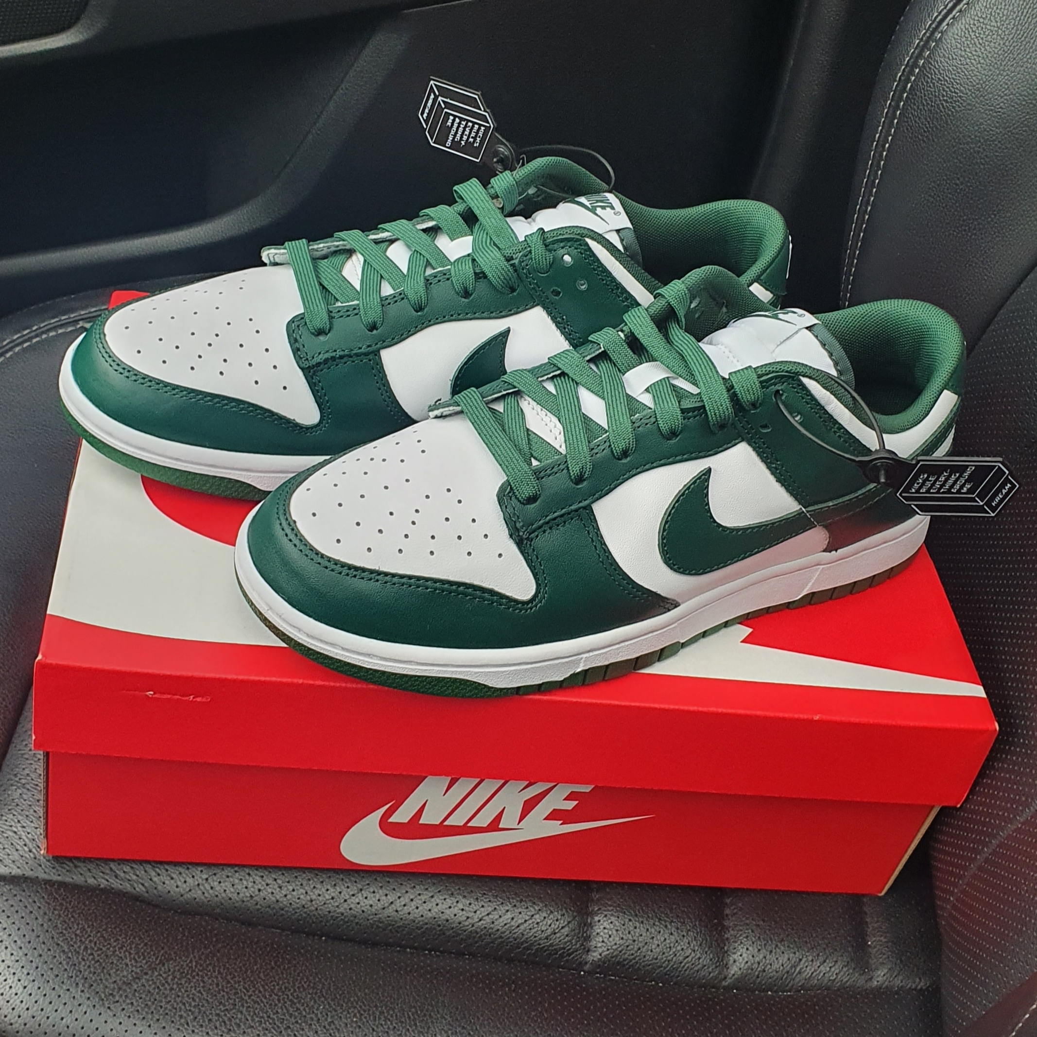 Nike Dunk Low Retro Varsity Green 착용 스타일
