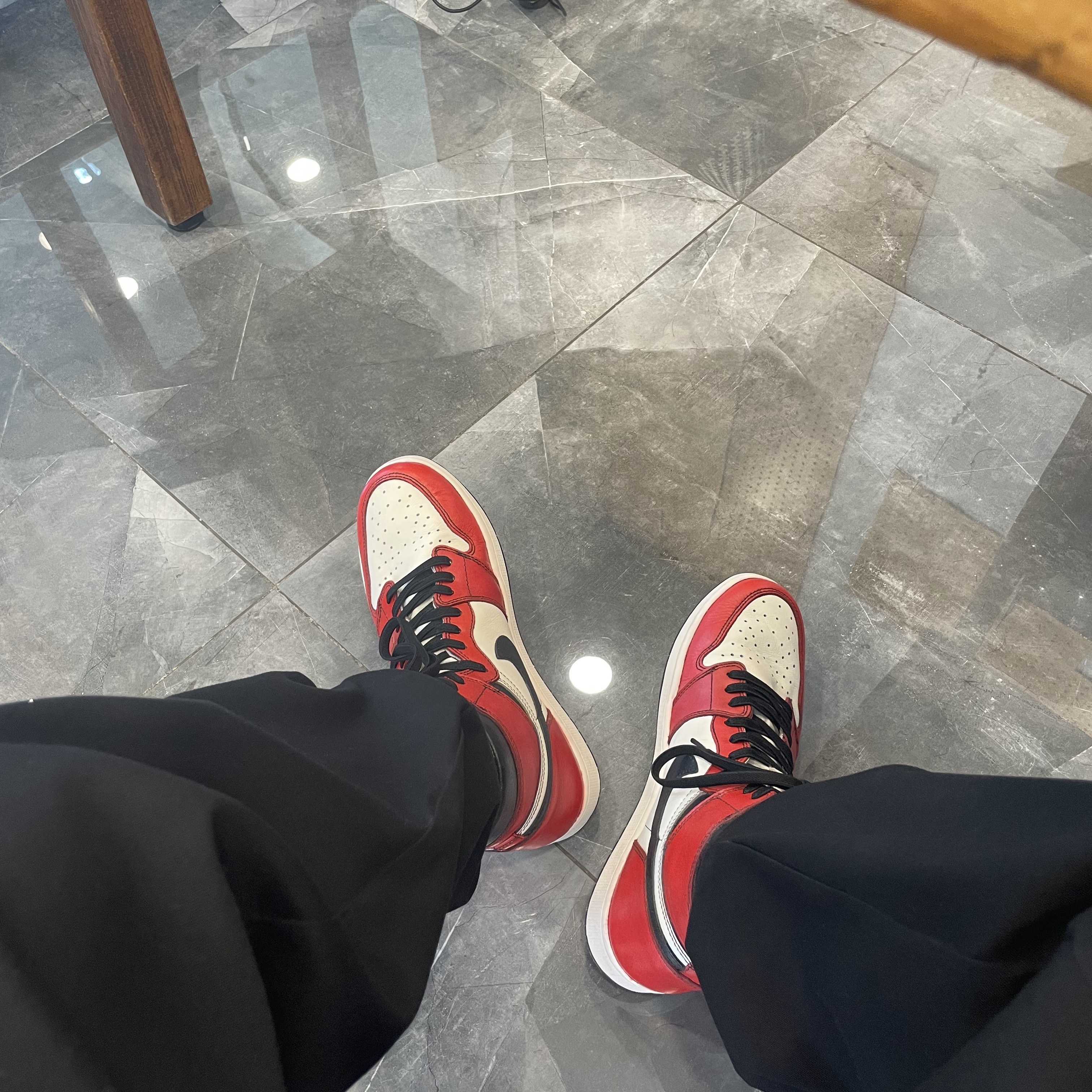 Jordan 1 Retro High OG Defiant SB LA to Chicago 착용 스타일 - 1