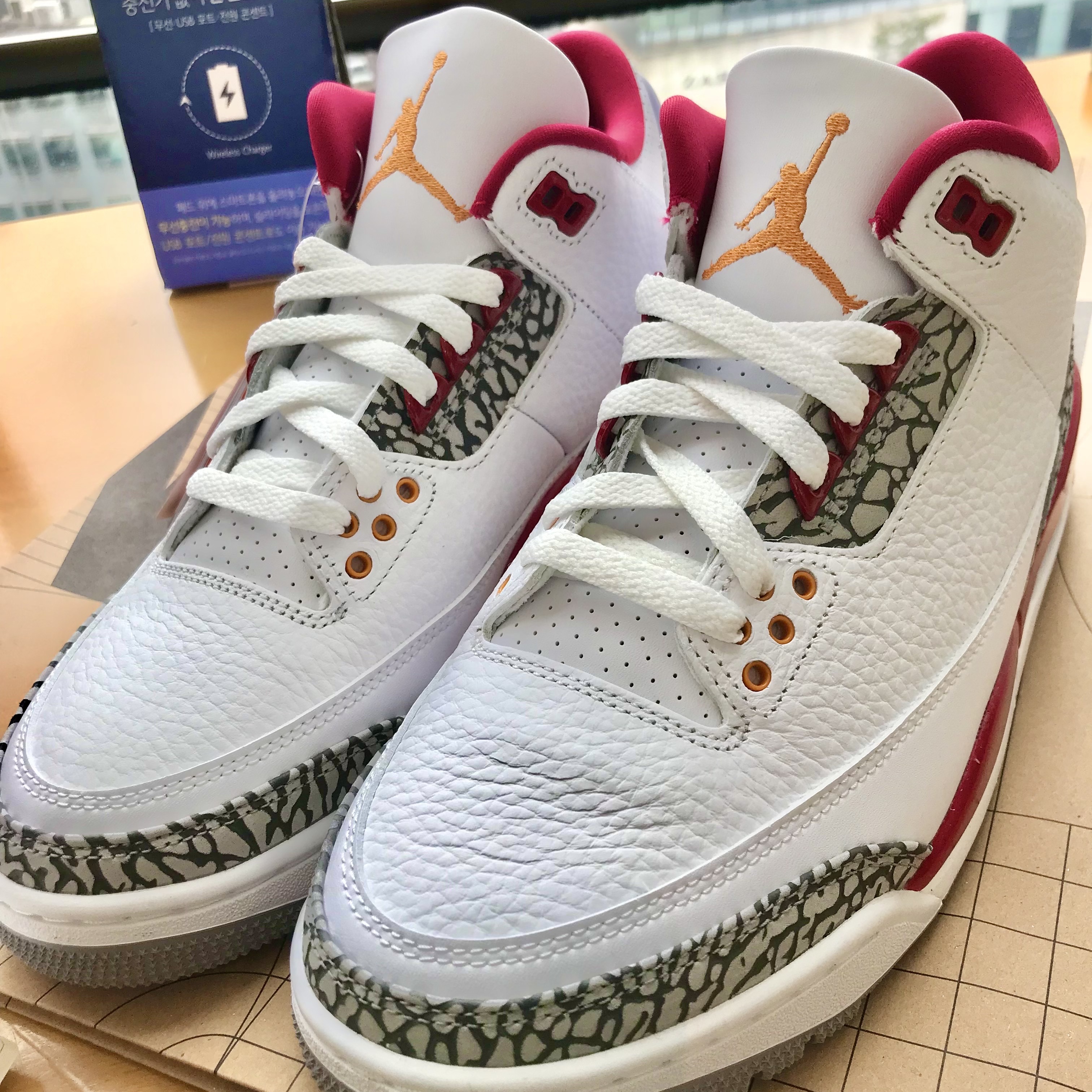 Jordan 3 Retro Cardinal Red 착용 스타일 - 1