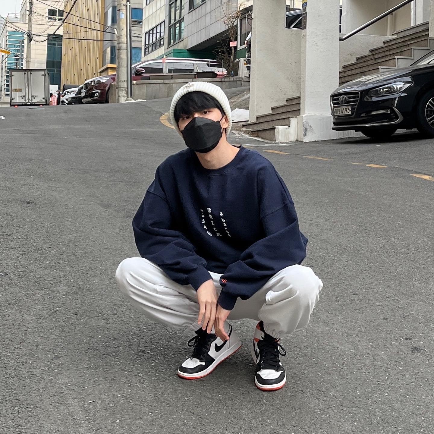 Jordan 1 Retro High OG Electro Orange 착용 스타일