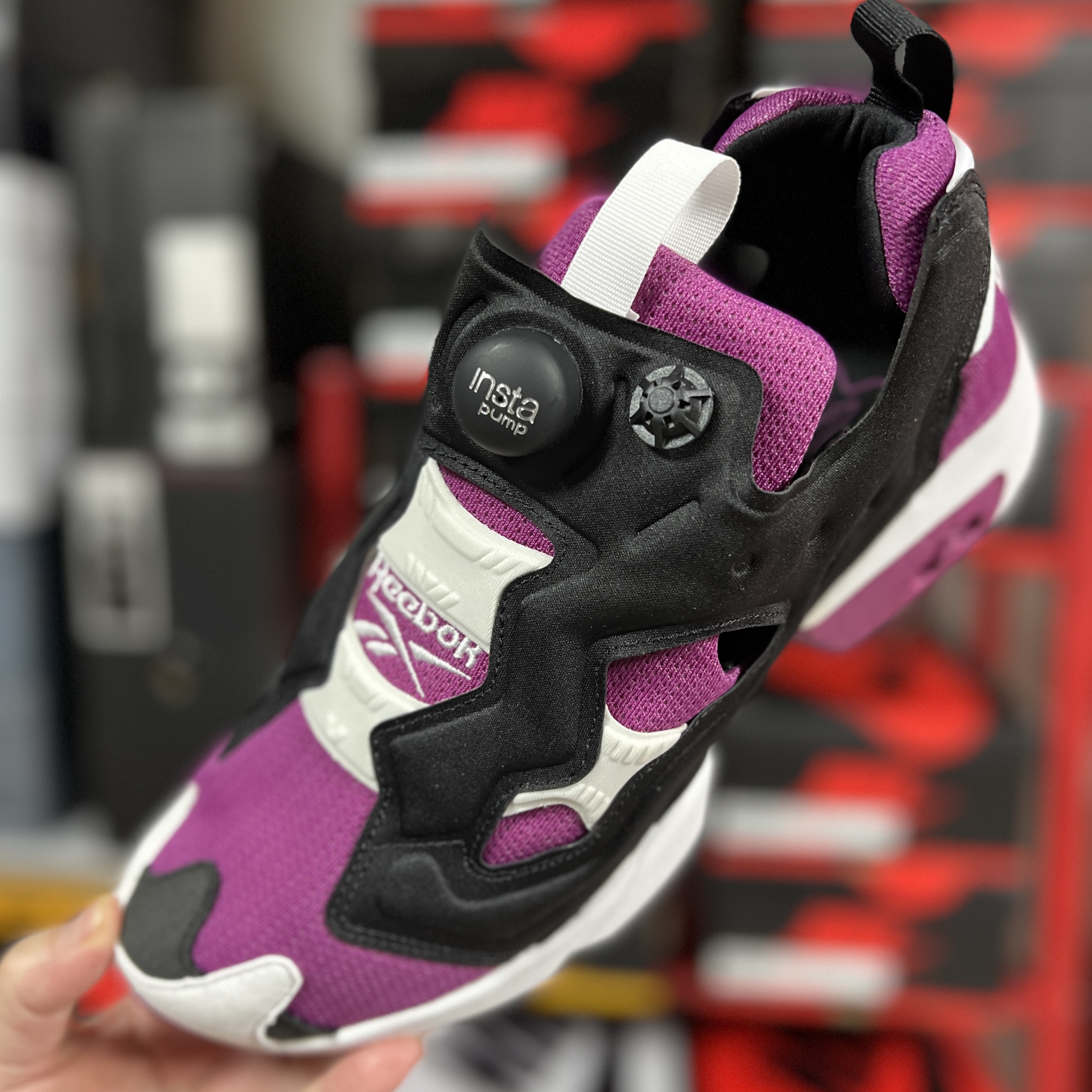 Reebok Instapump Fury OG Brazen Berry 착용 스타일 - 1