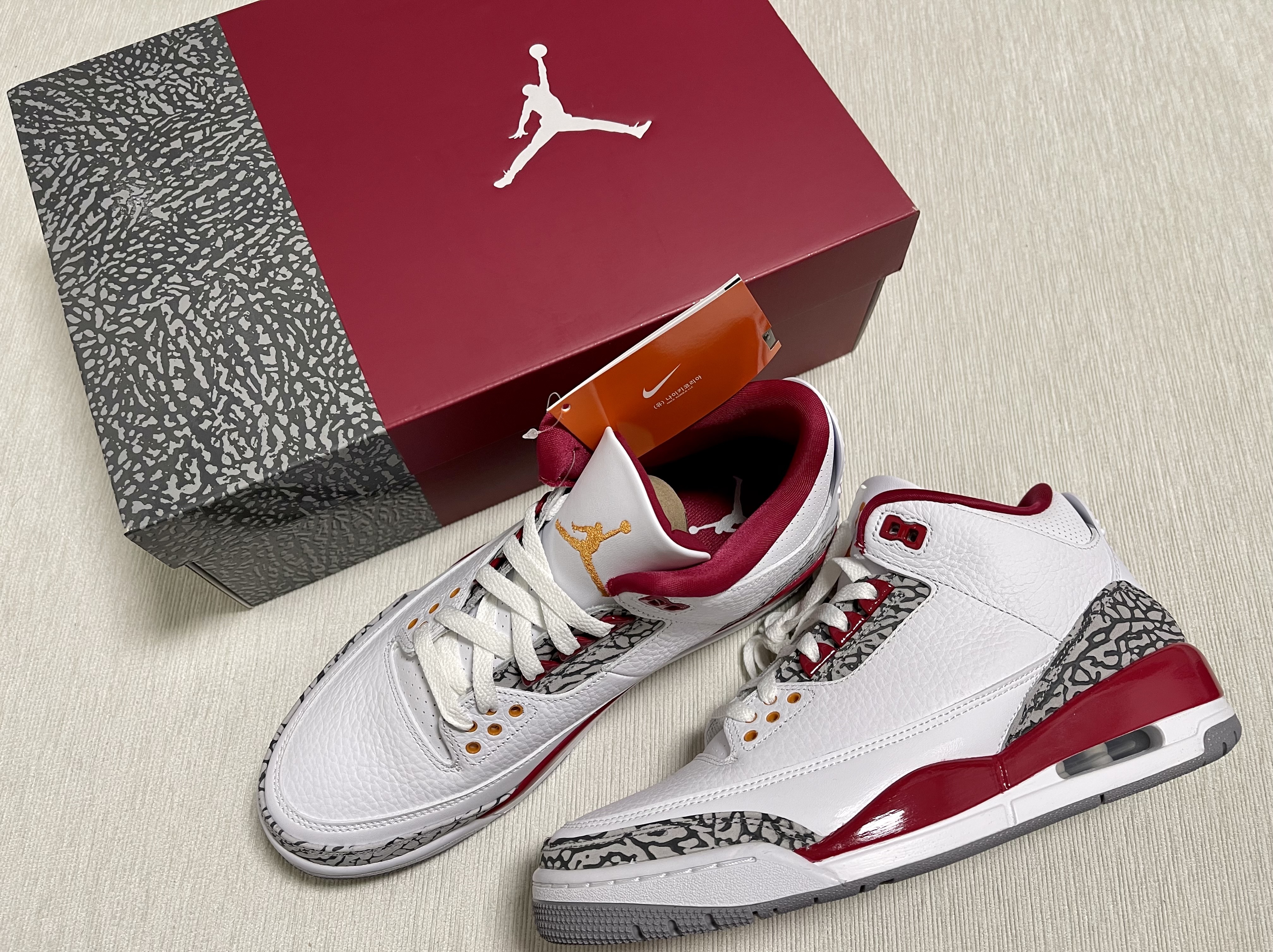 Jordan 3 Retro Cardinal Red 착용 스타일 - 1