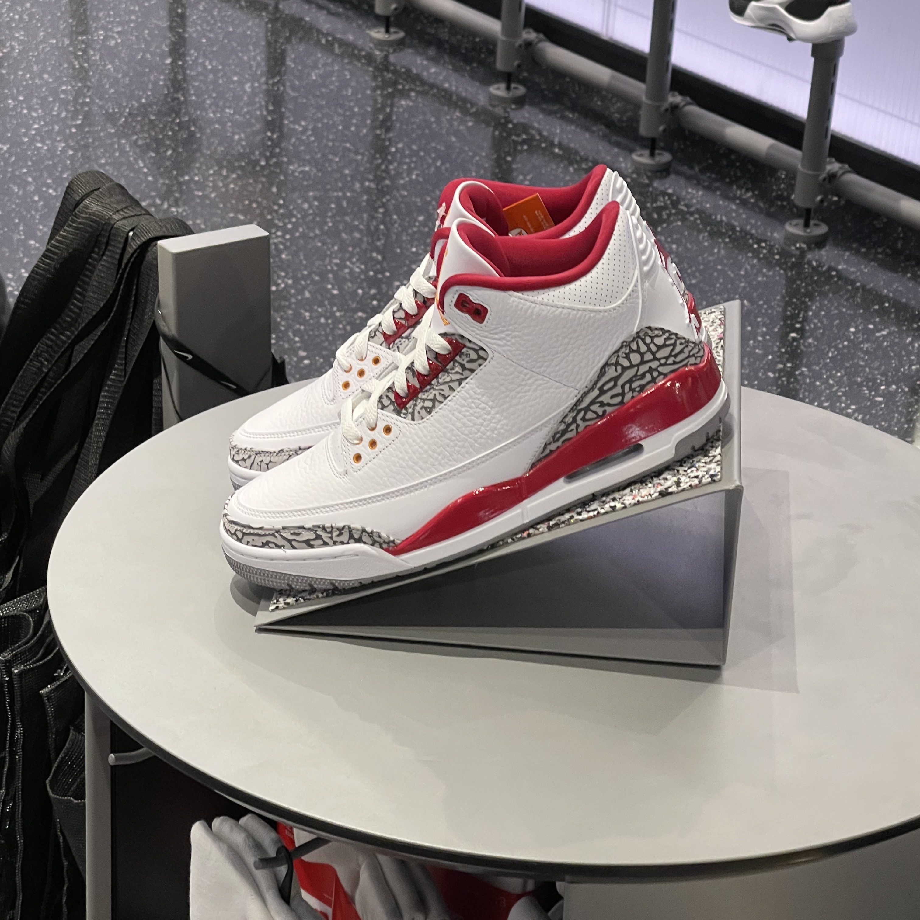 Jordan 3 Retro Cardinal Red 착용 스타일